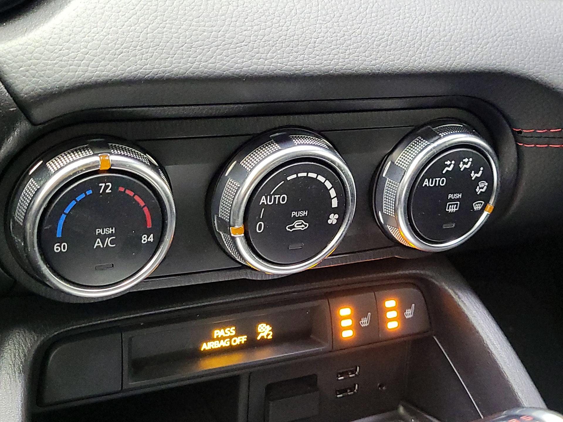 Thumbnail: 2018 Fiat 124 Spider - 17