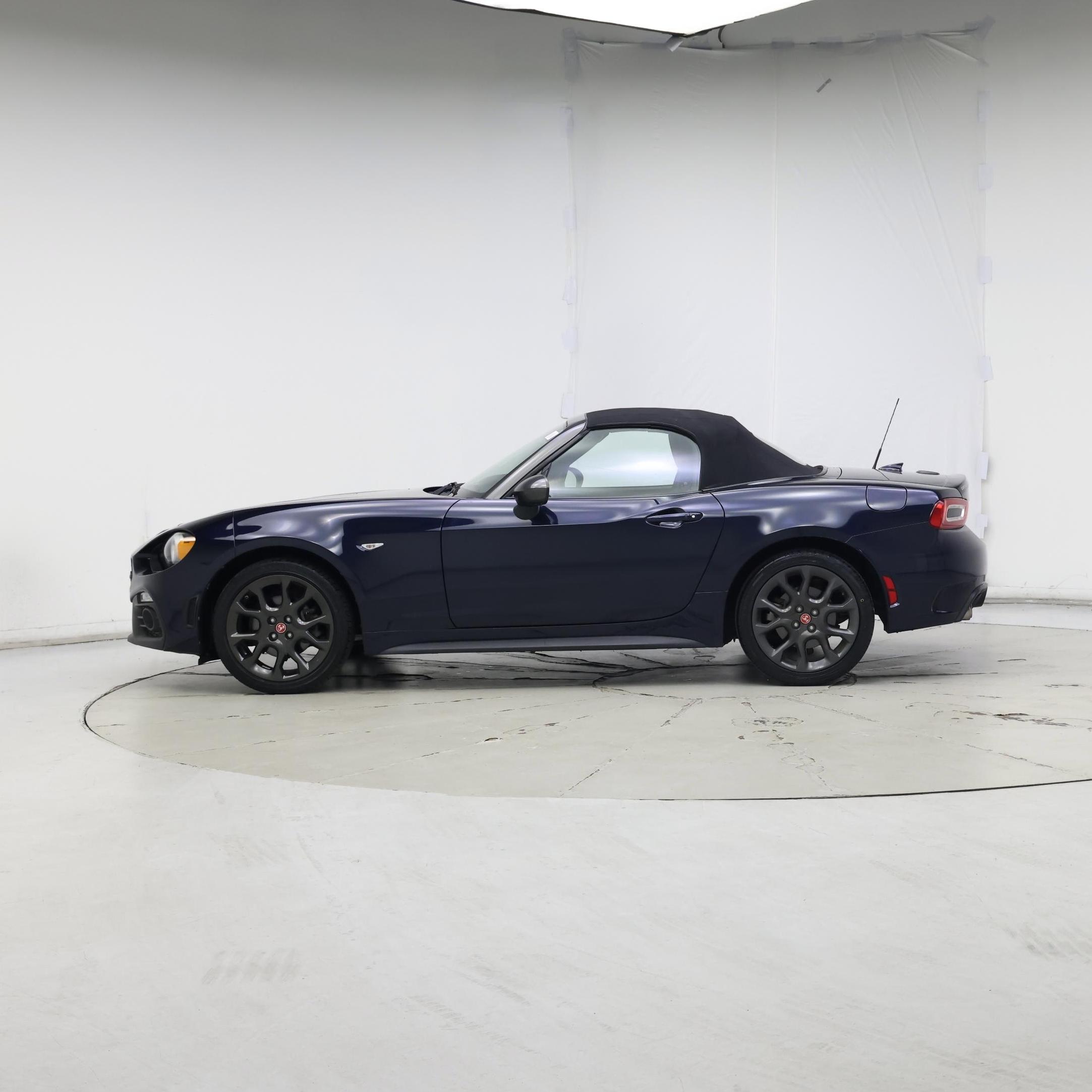 Thumbnail: 2018 Fiat 124 Spider - 3