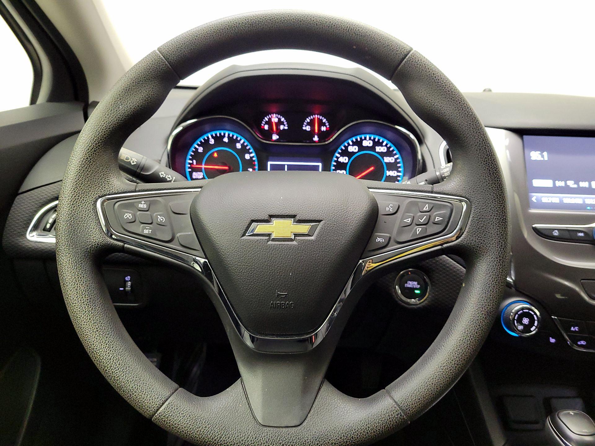 Thumbnail: 2017 Ford Fusion - 10