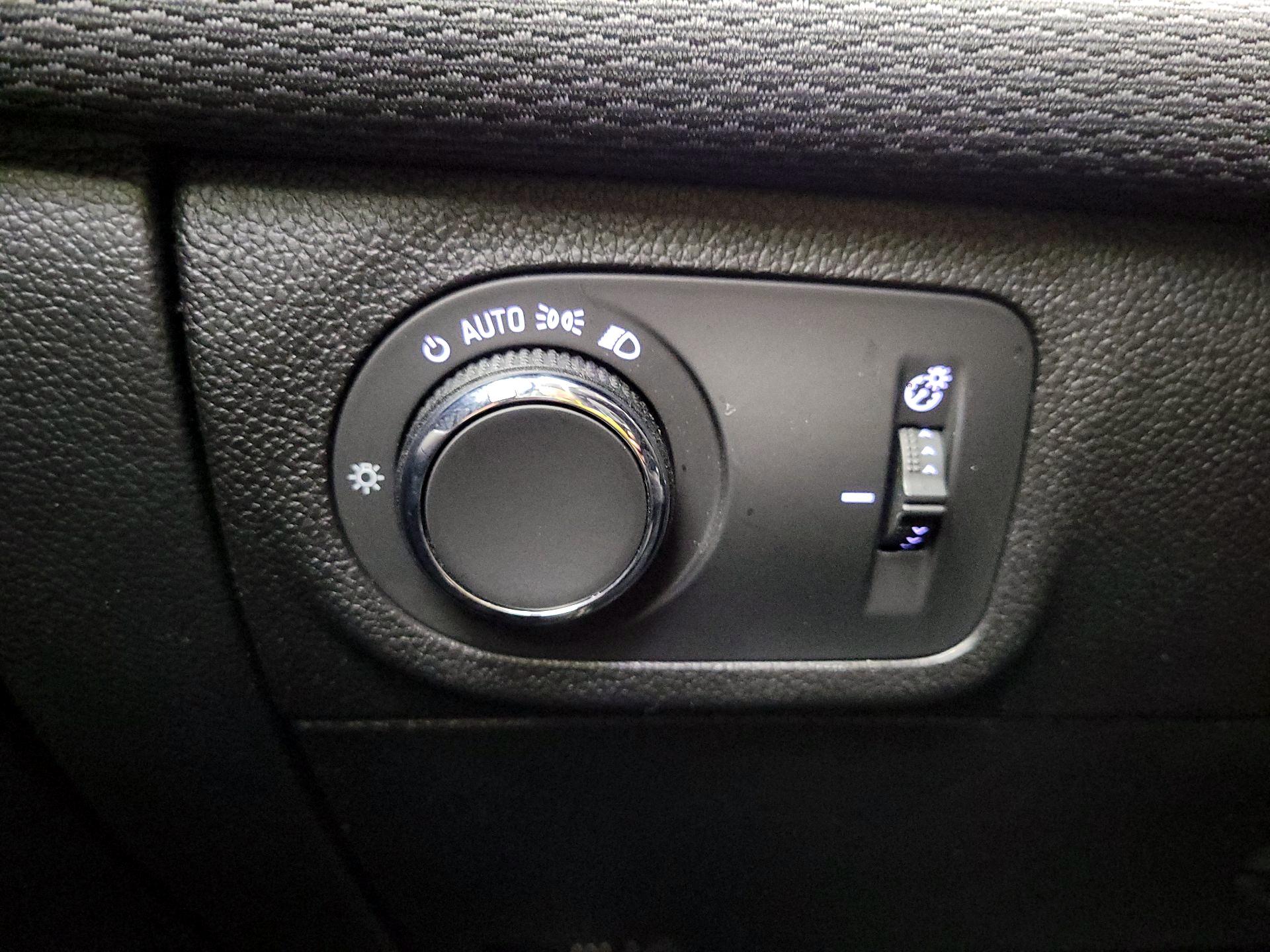 Thumbnail: 2017 Ford Fusion - 13