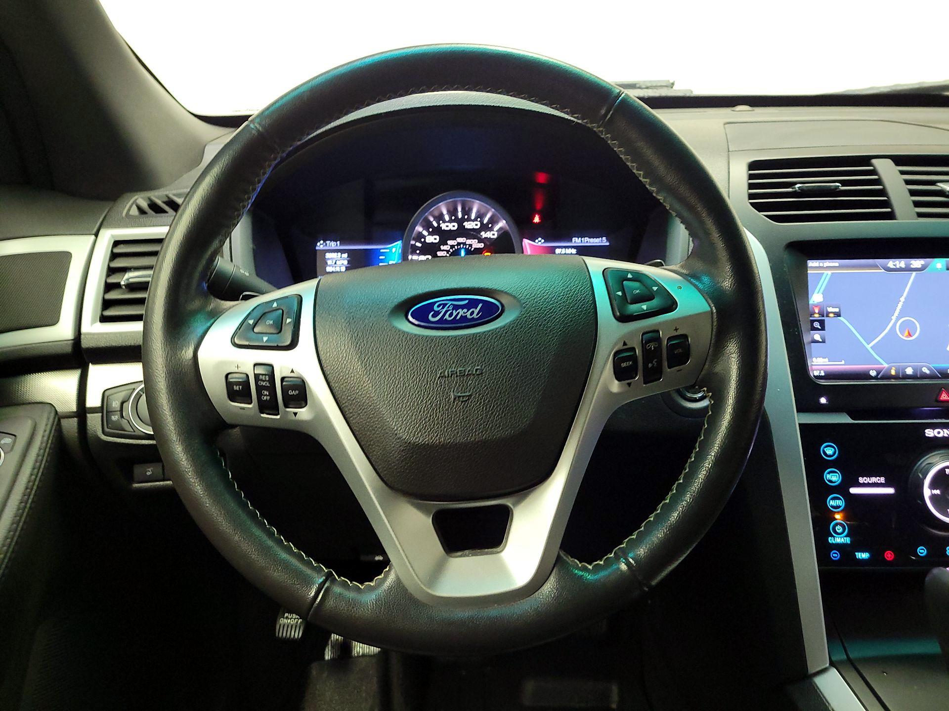 Thumbnail: 2014 Ford Explorer - 10