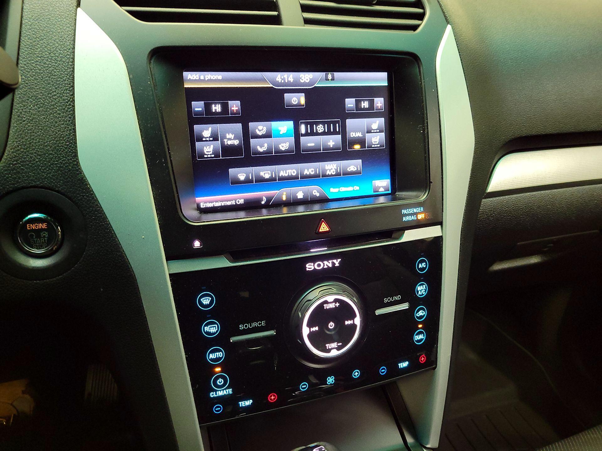 Thumbnail: 2014 Ford Explorer - 17