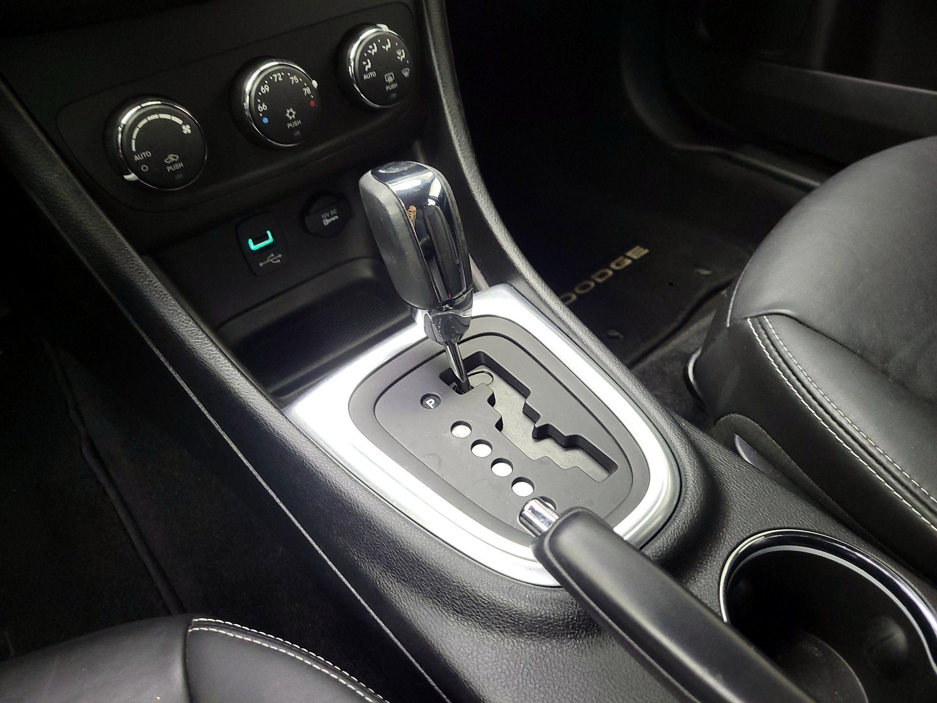 Thumbnail: 2014 Dodge Avenger - 15