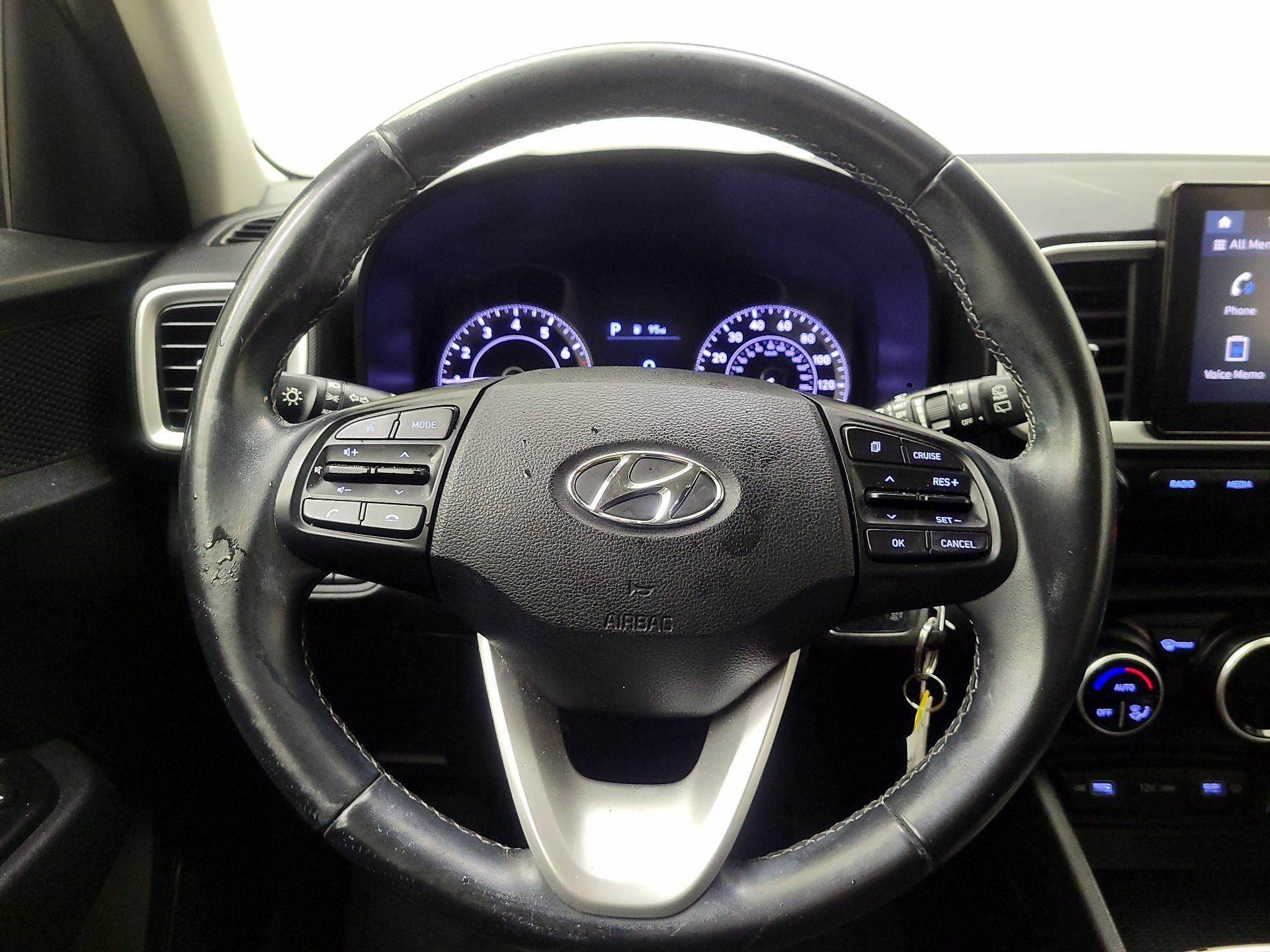 Thumbnail: 2022 Hyundai Venue - 10