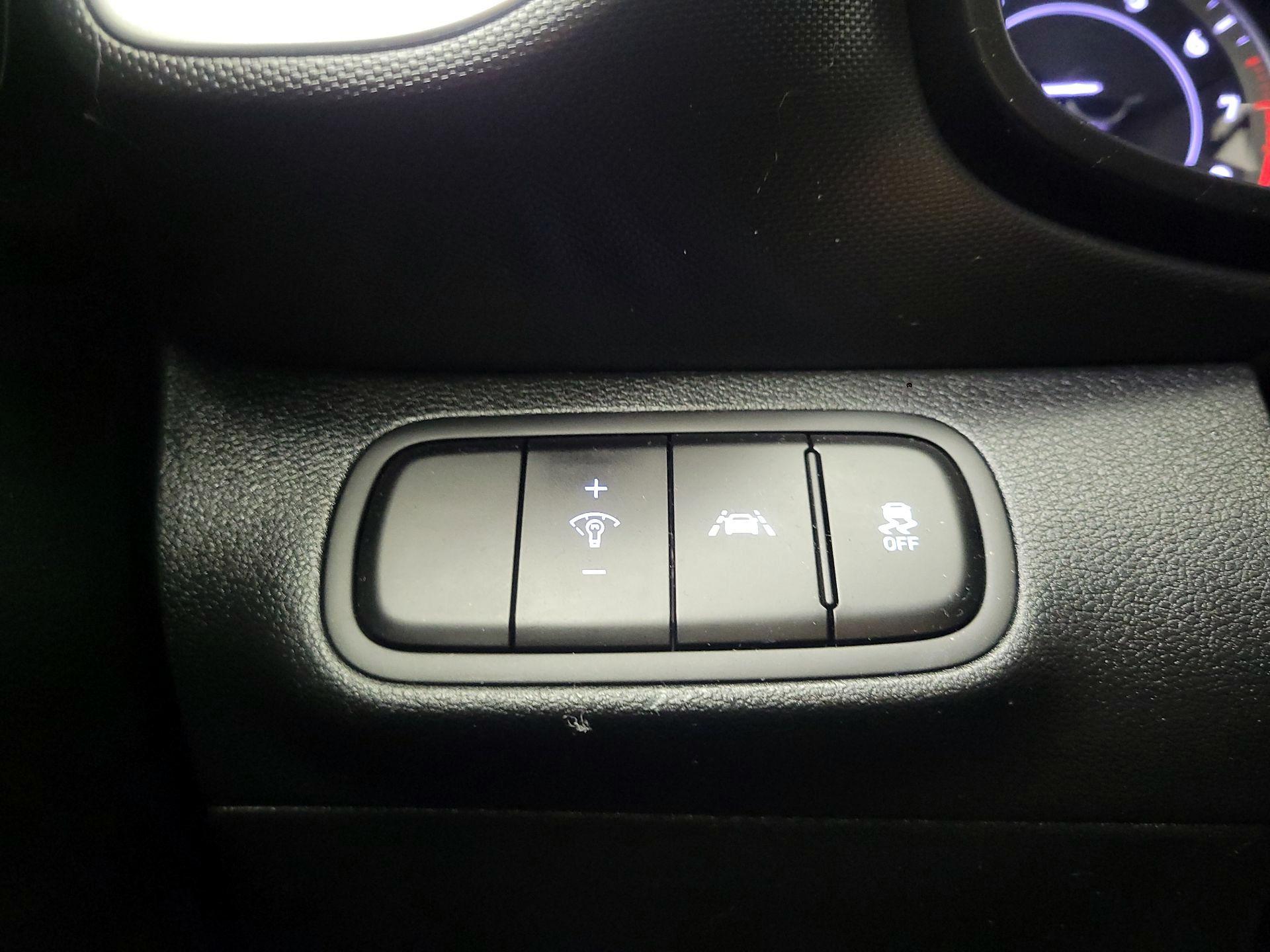 Thumbnail: 2022 Hyundai Venue - 13