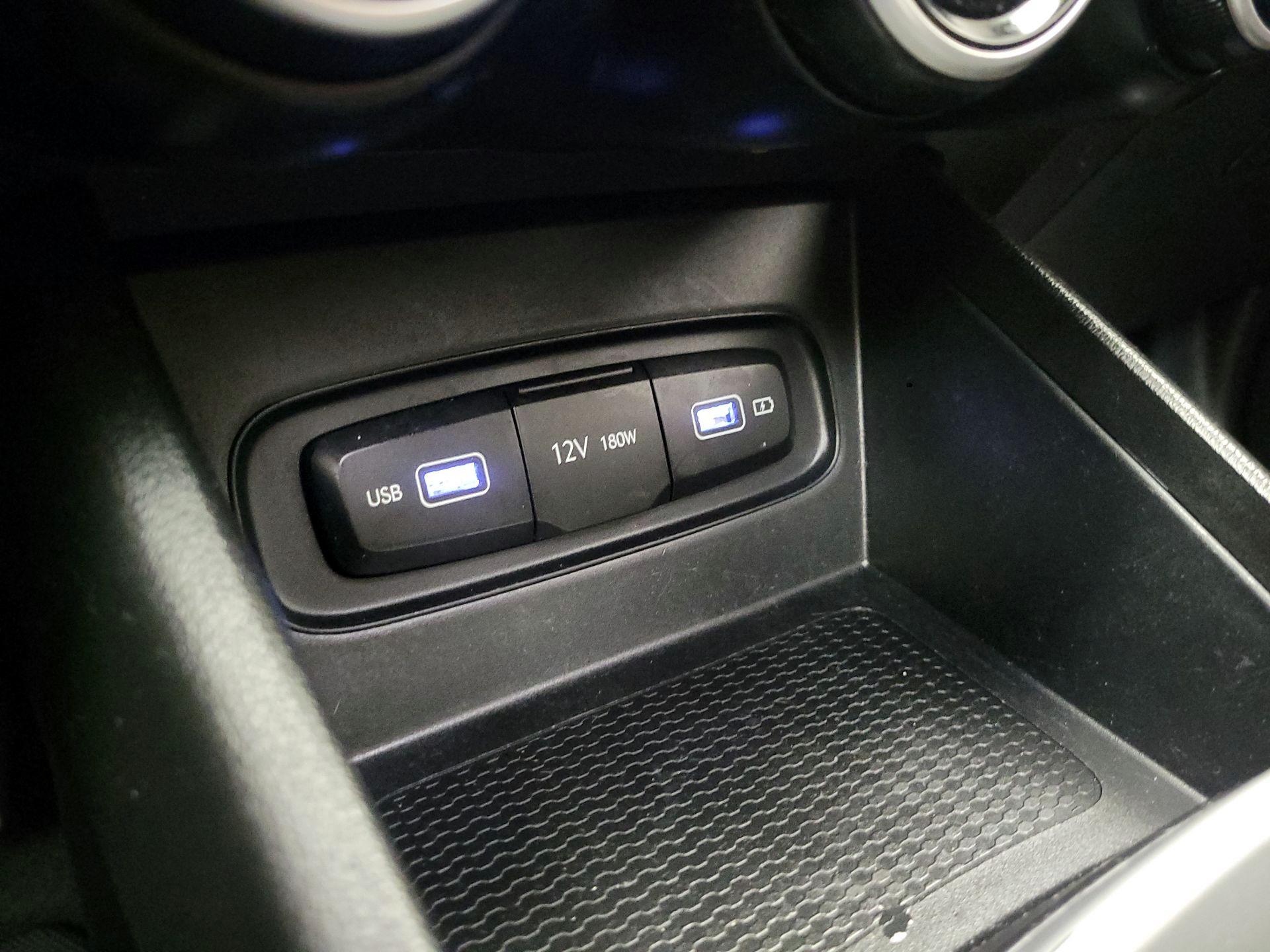 Thumbnail: 2022 Hyundai Venue - 19