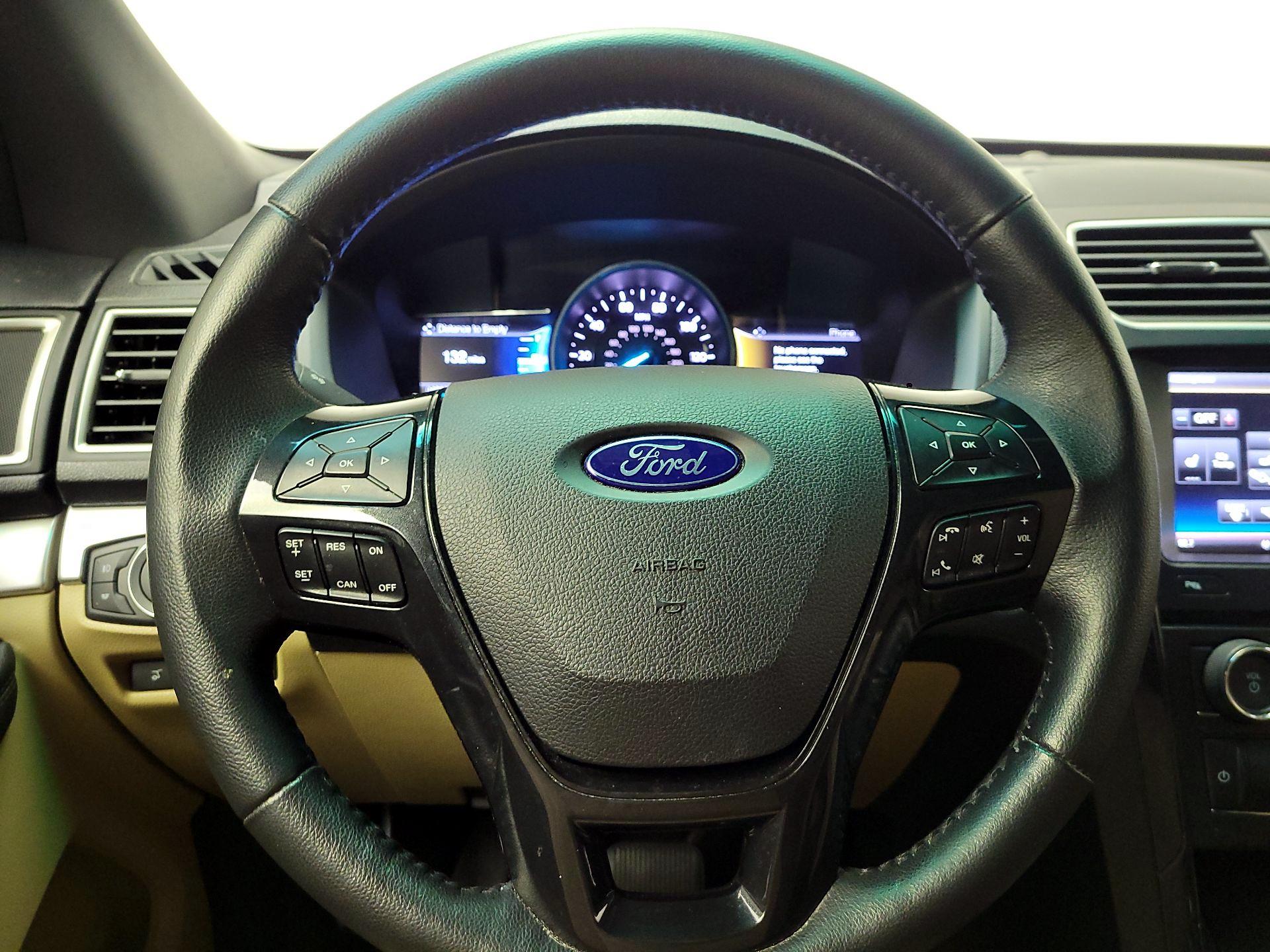 Thumbnail: 2016 Ford Explorer - 10