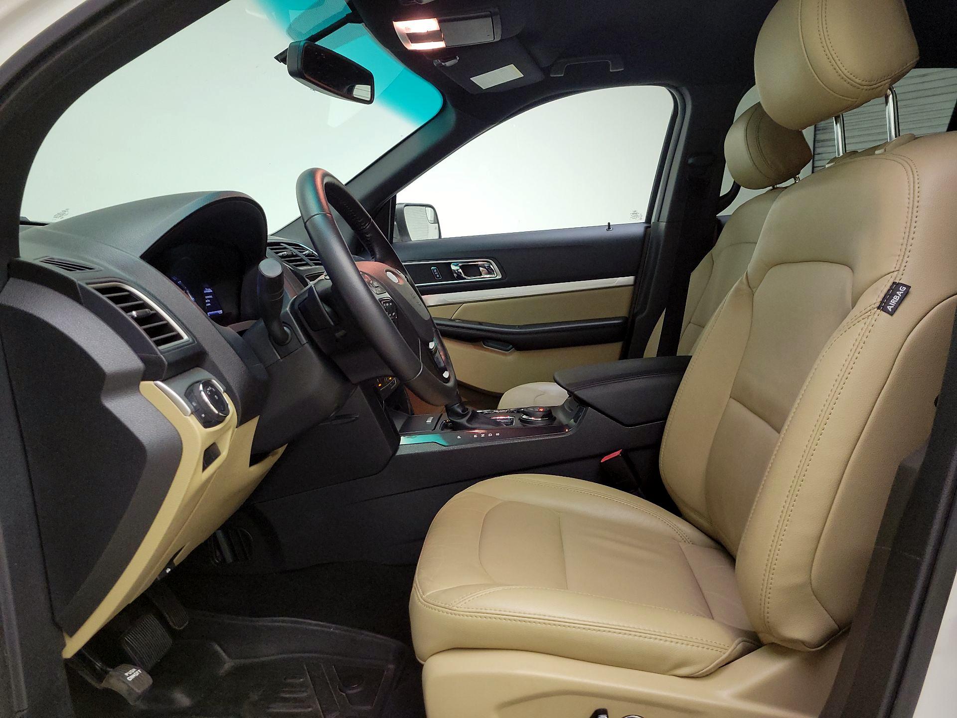 Thumbnail: 2016 Ford Explorer - 11