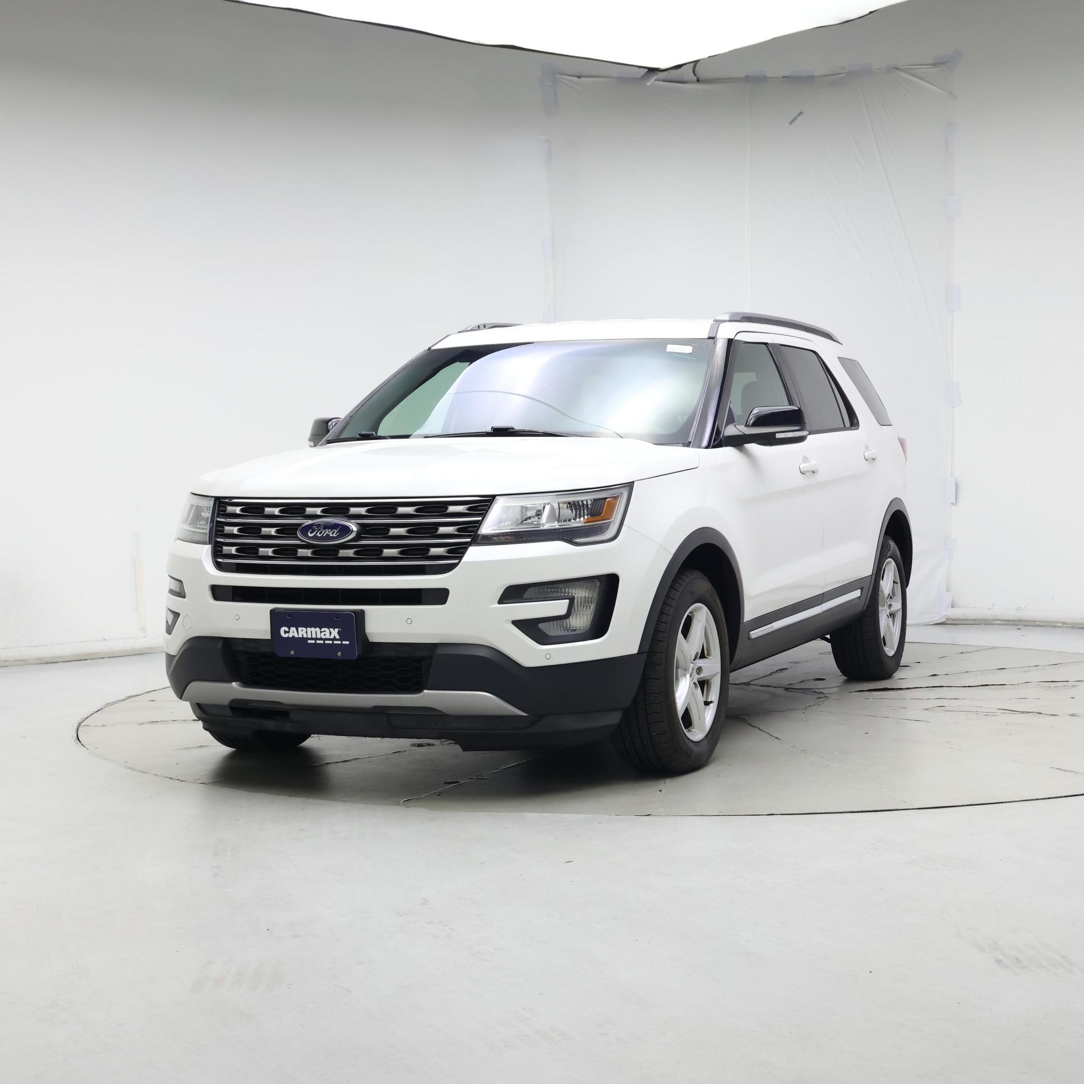Thumbnail: 2016 Ford Explorer - 4