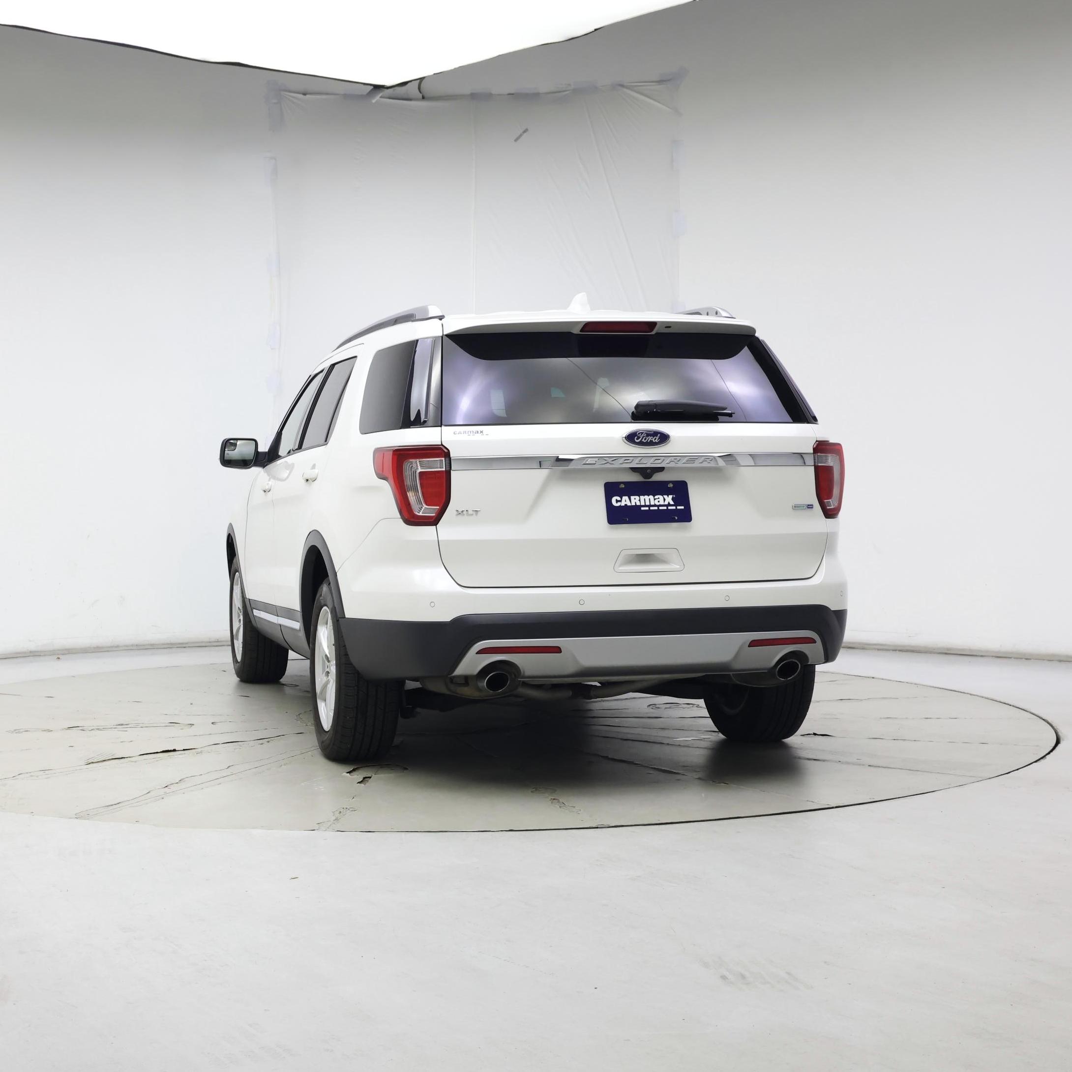 Thumbnail: 2016 Ford Explorer - 6