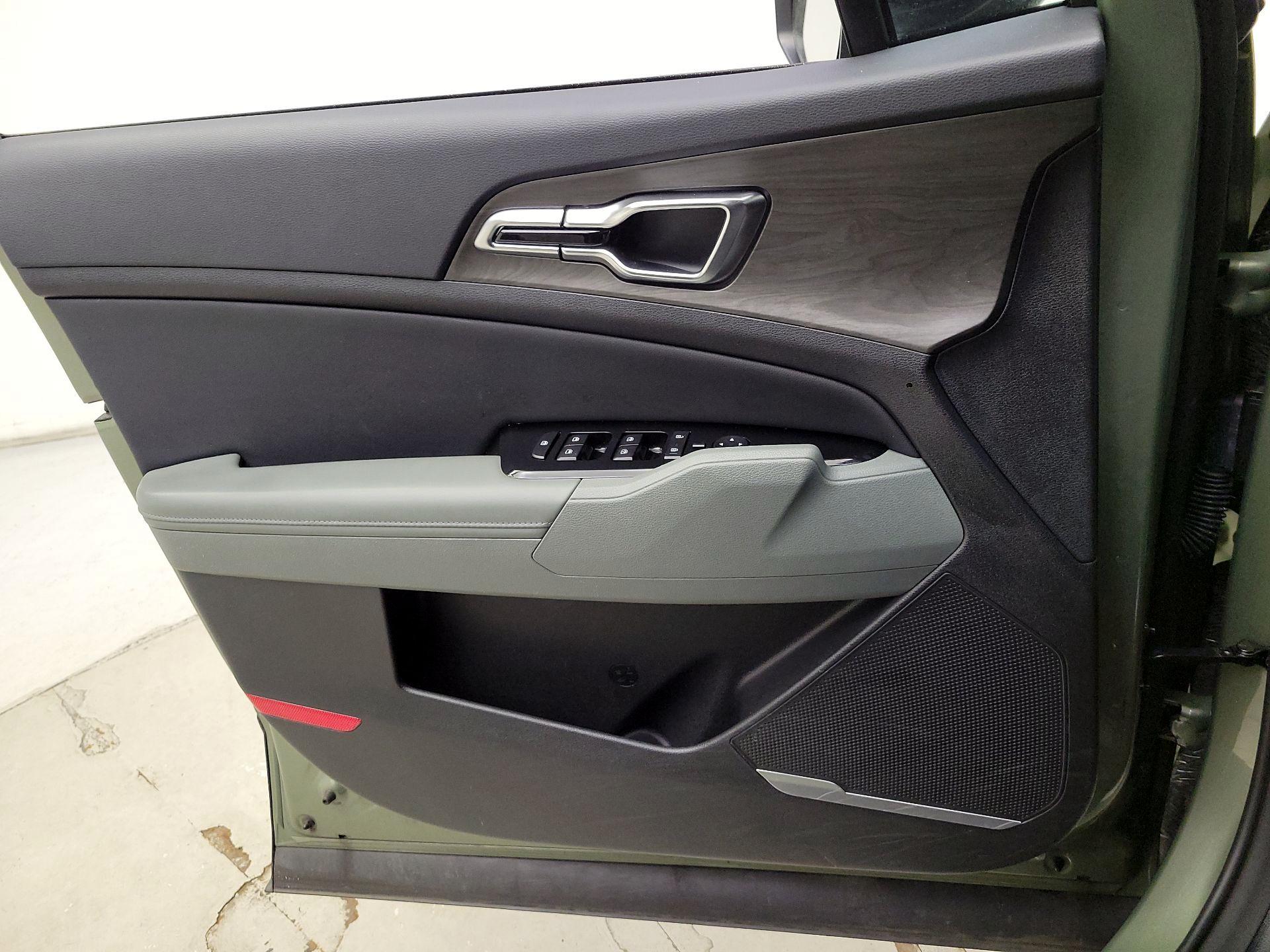 Thumbnail: 2023 Kia Sportage - 12