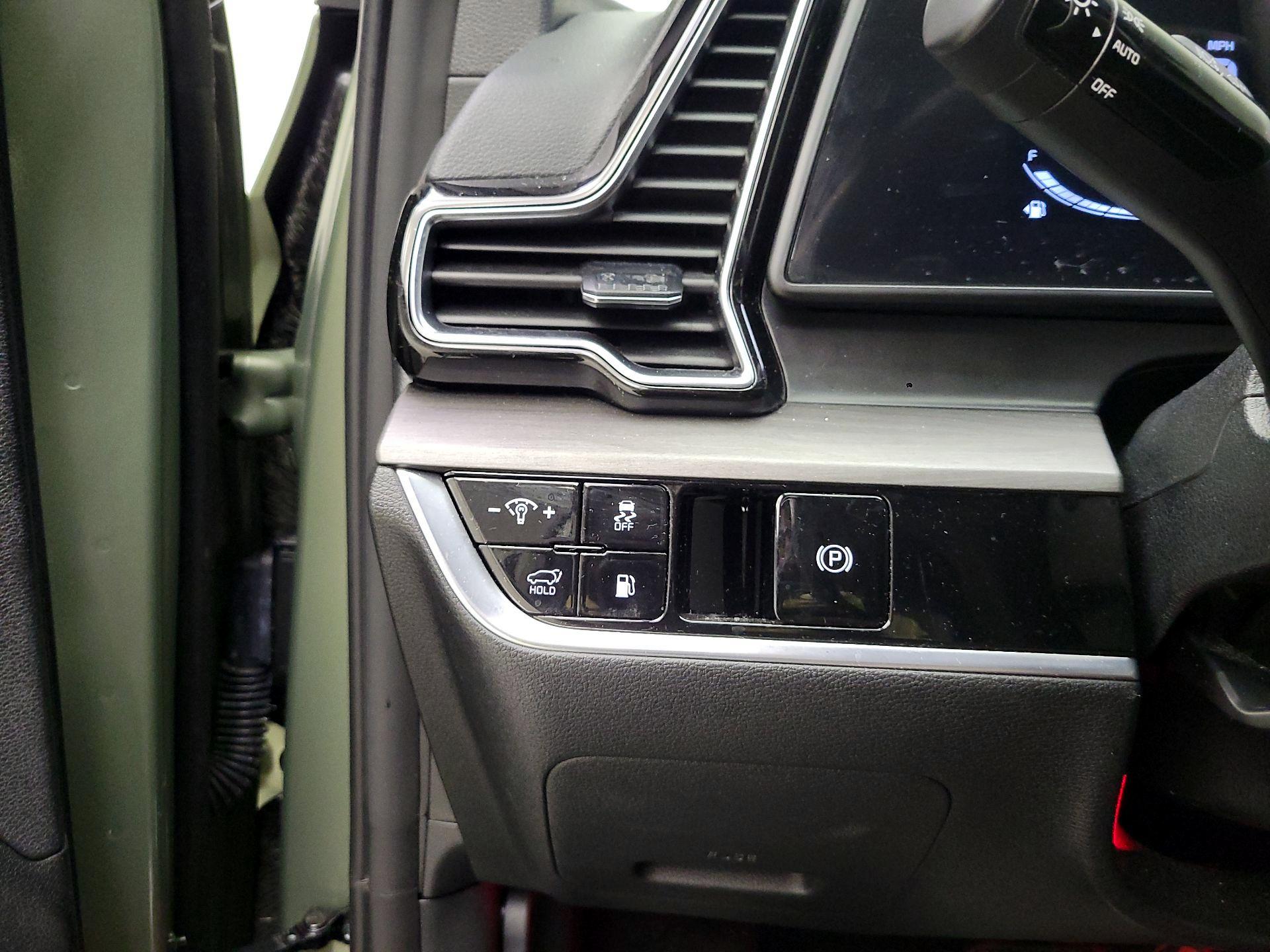 Thumbnail: 2023 Kia Sportage - 13