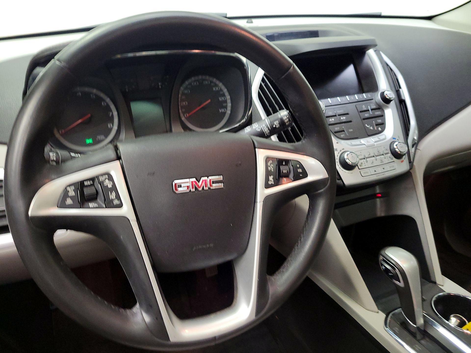 Thumbnail: 2015 GMC Terrain - 10