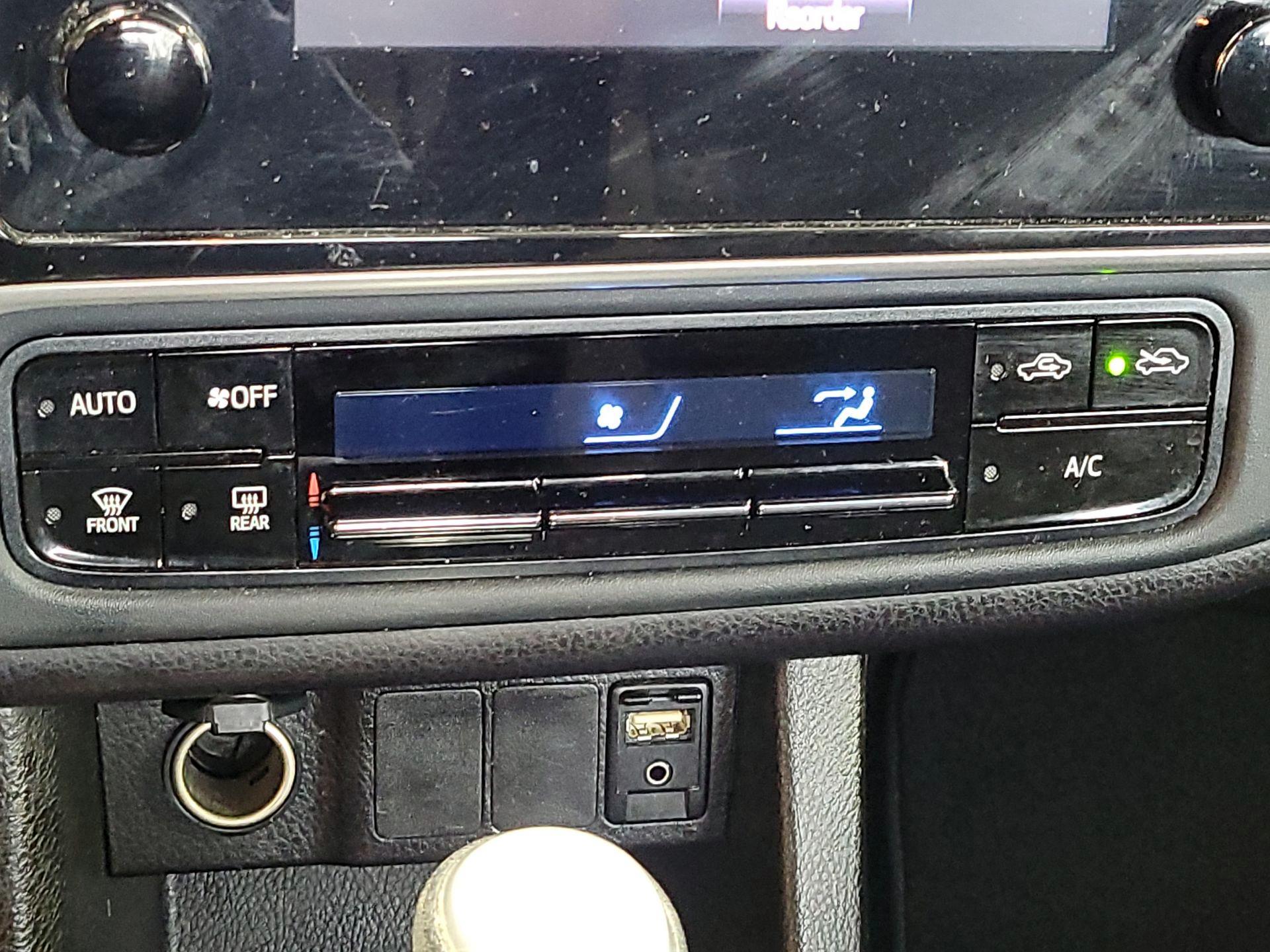 Thumbnail: 2018 Toyota Corolla - 16