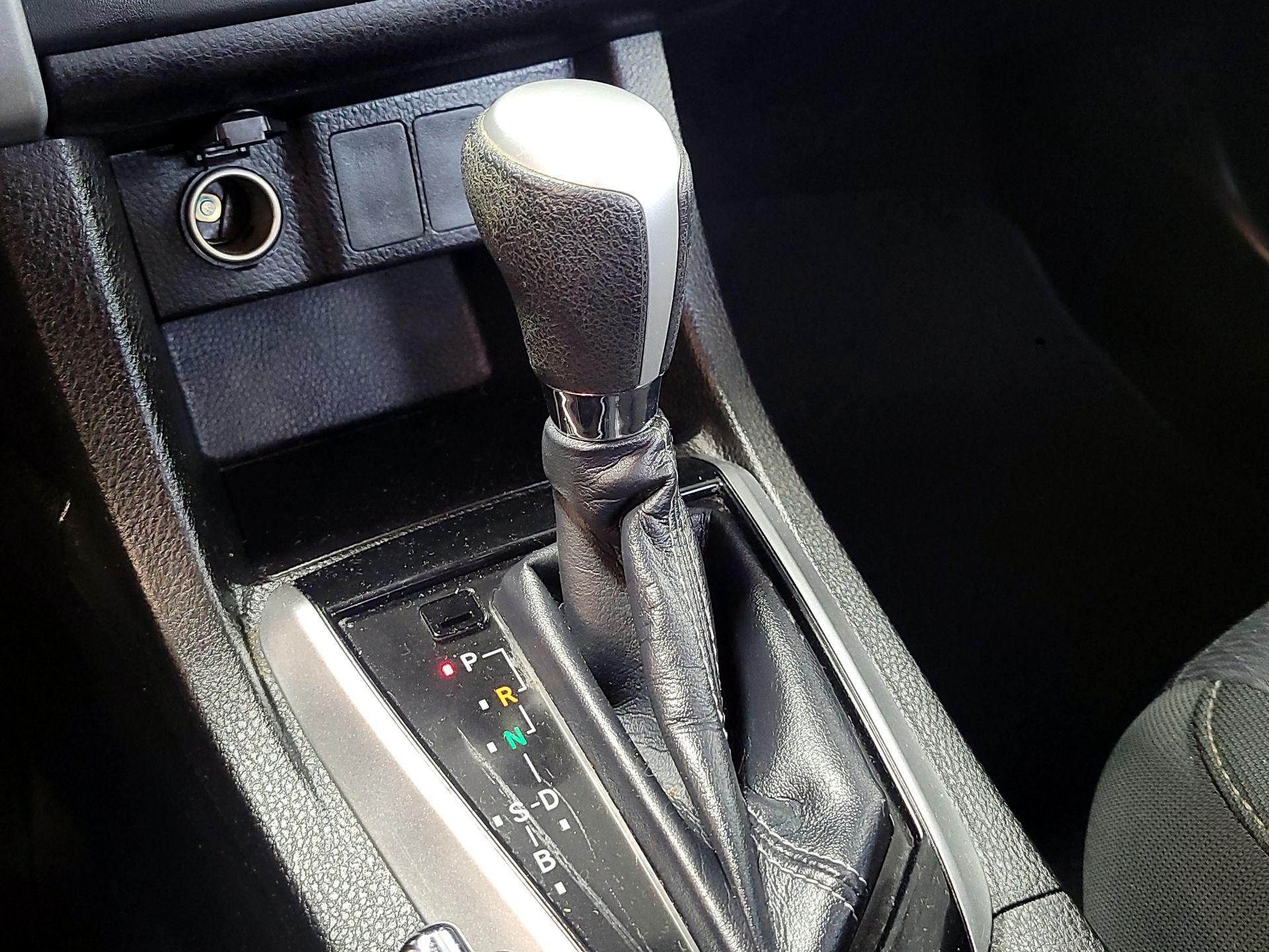 Thumbnail: 2018 Toyota Corolla - 17