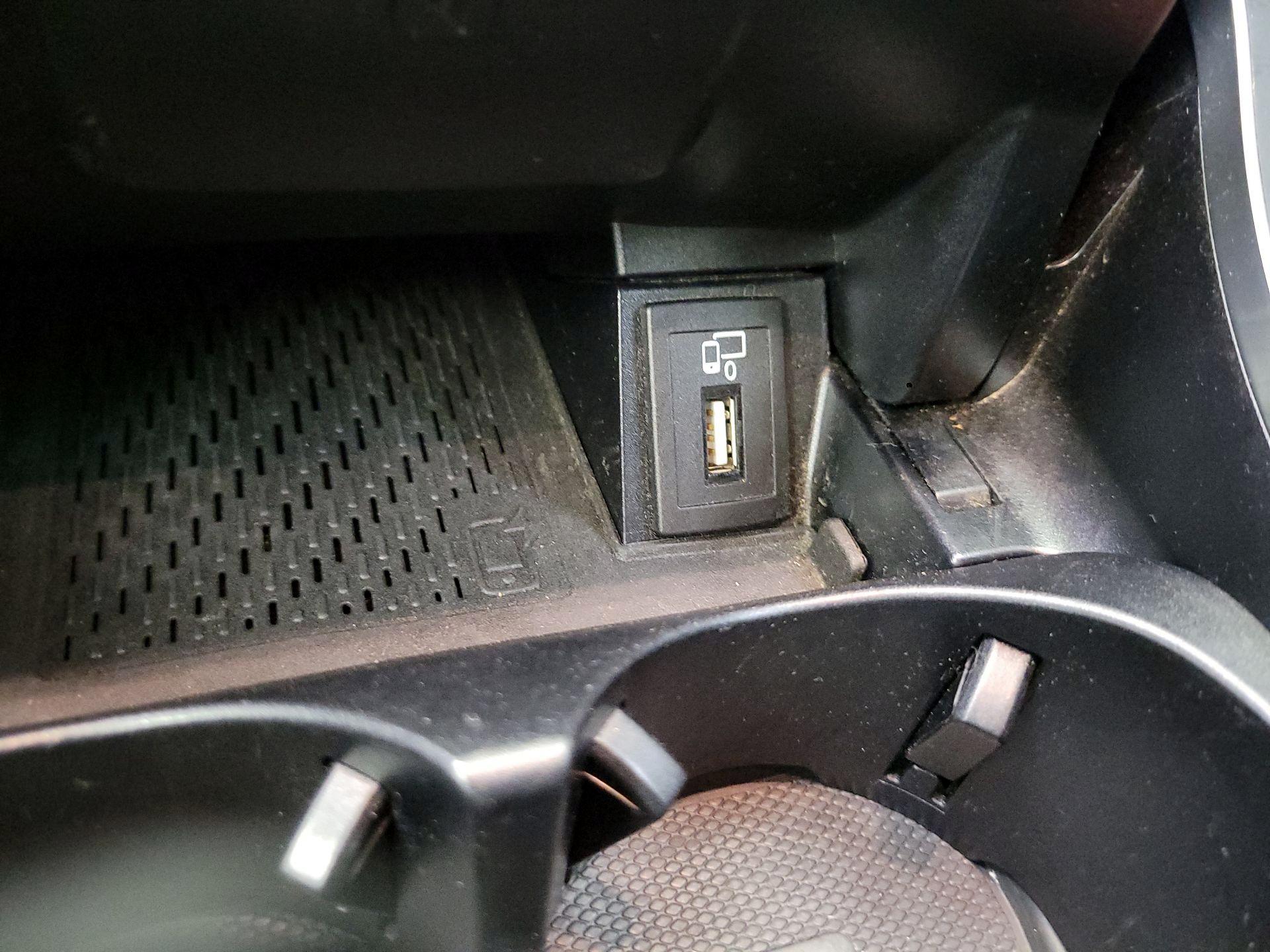 Thumbnail: 2019 Mercedes-Benz C-Class - 19