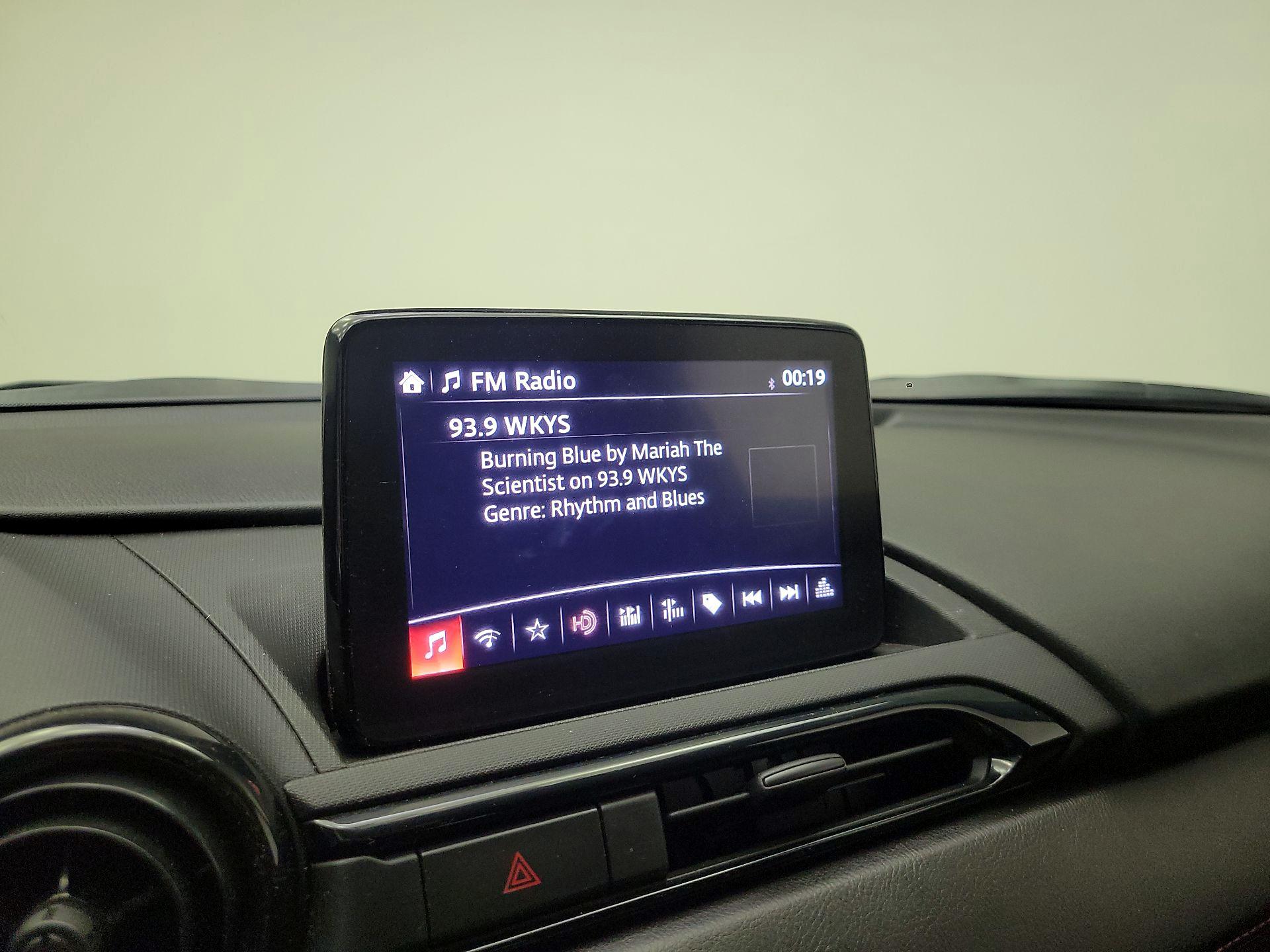 Thumbnail: 2019 Mazda MX-5 Miata - 16