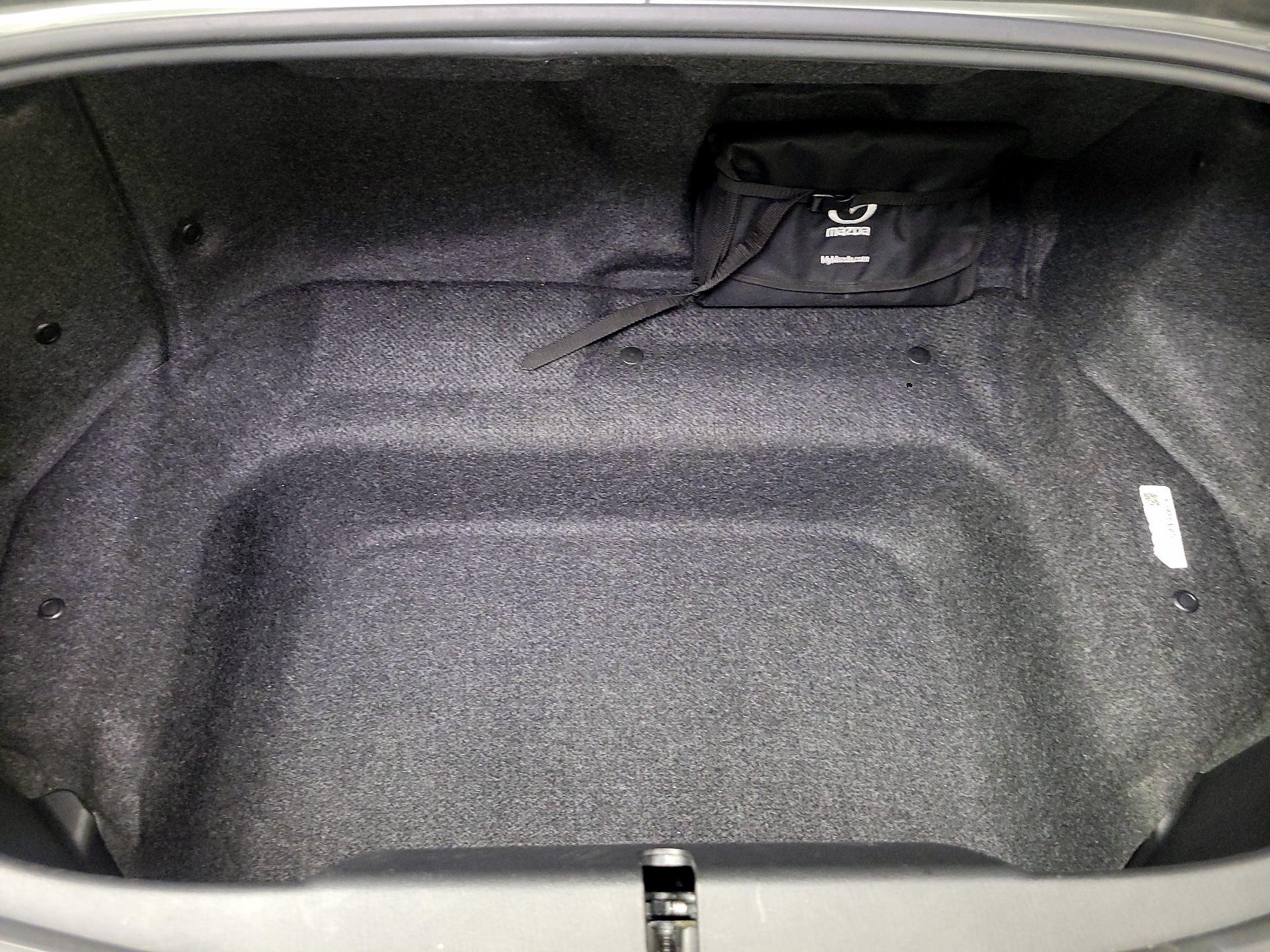 Thumbnail: 2019 Mazda MX-5 Miata - 20