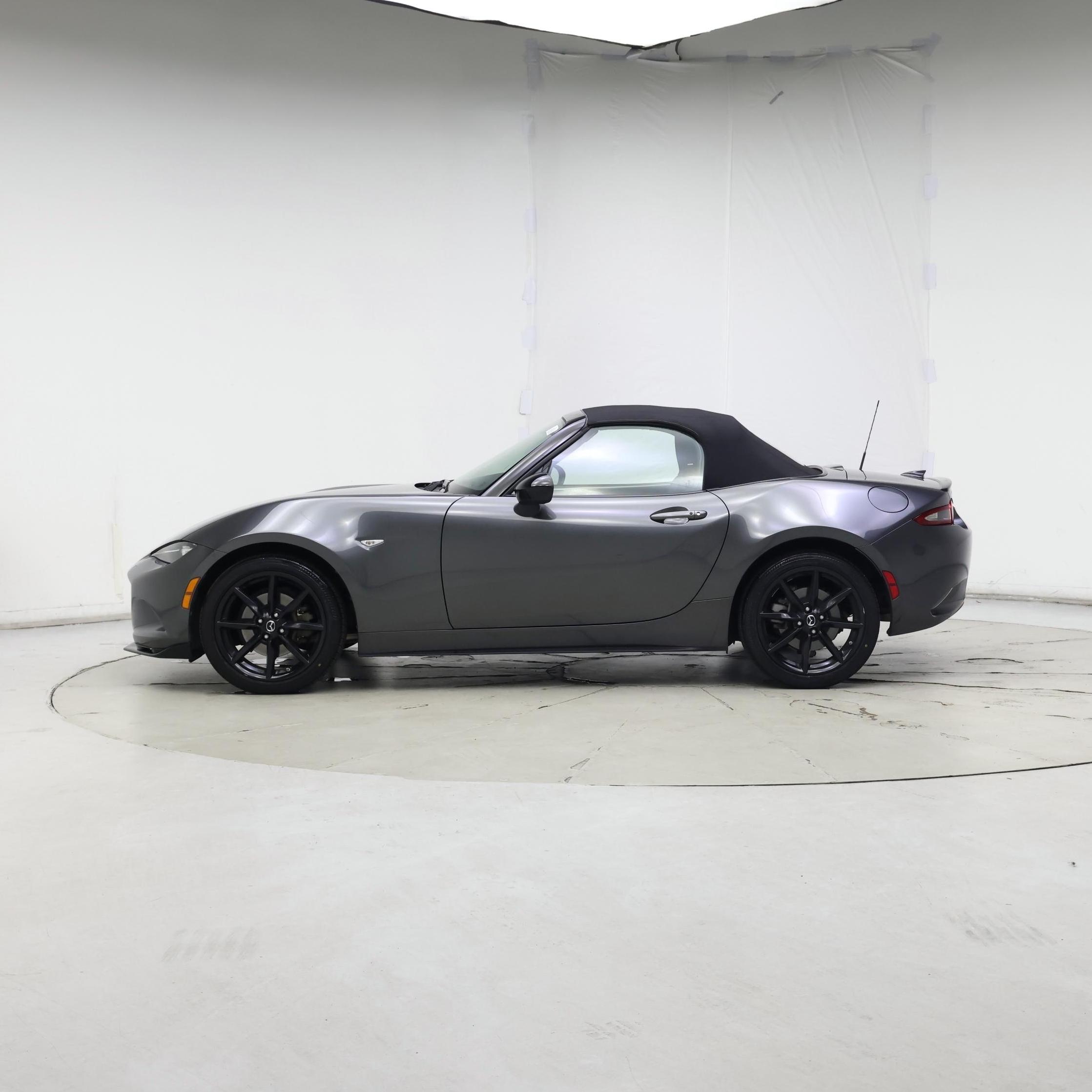 Thumbnail: 2019 Mazda MX-5 Miata - 3