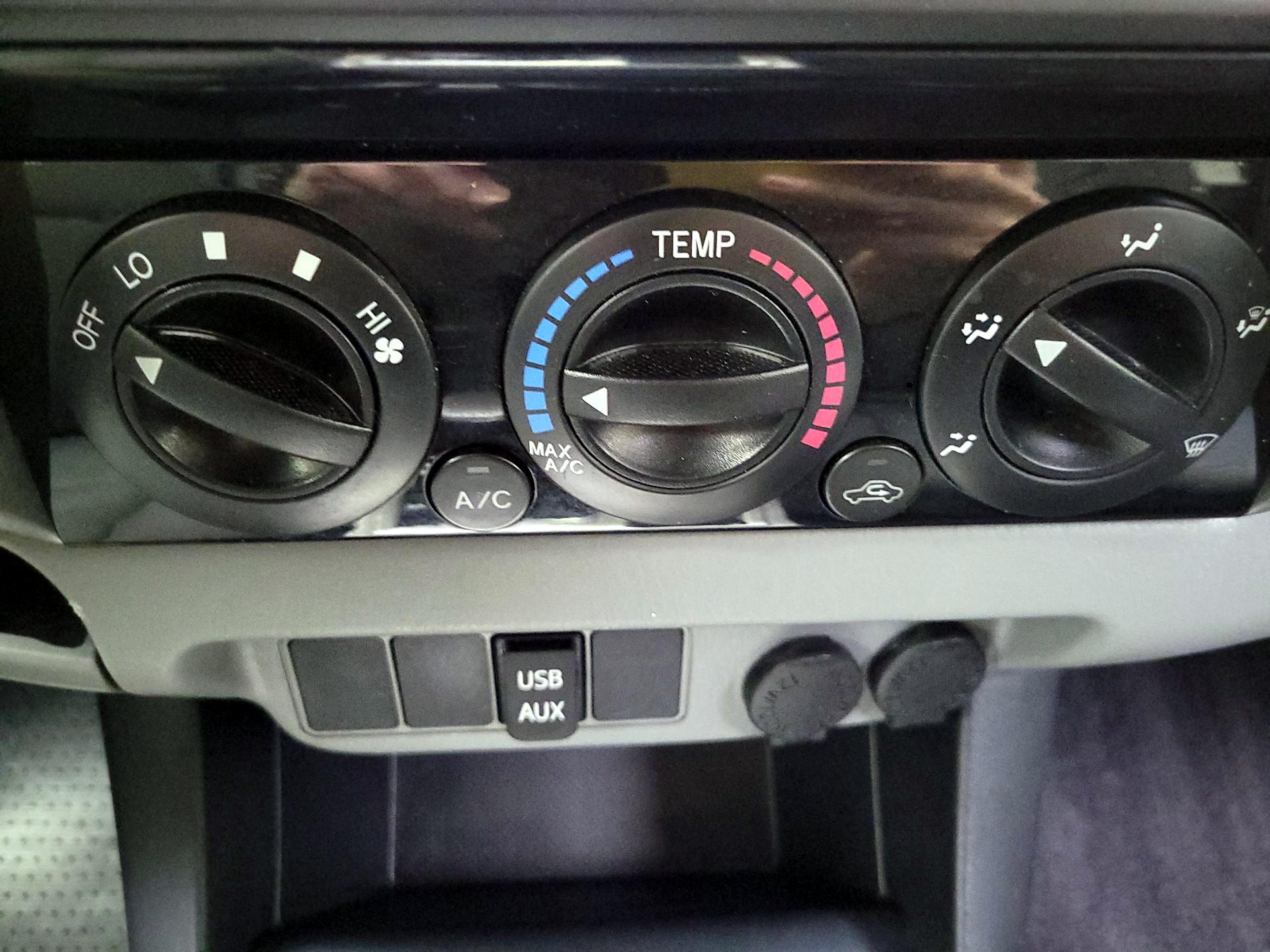 Thumbnail: 2014 Toyota Tacoma - 16