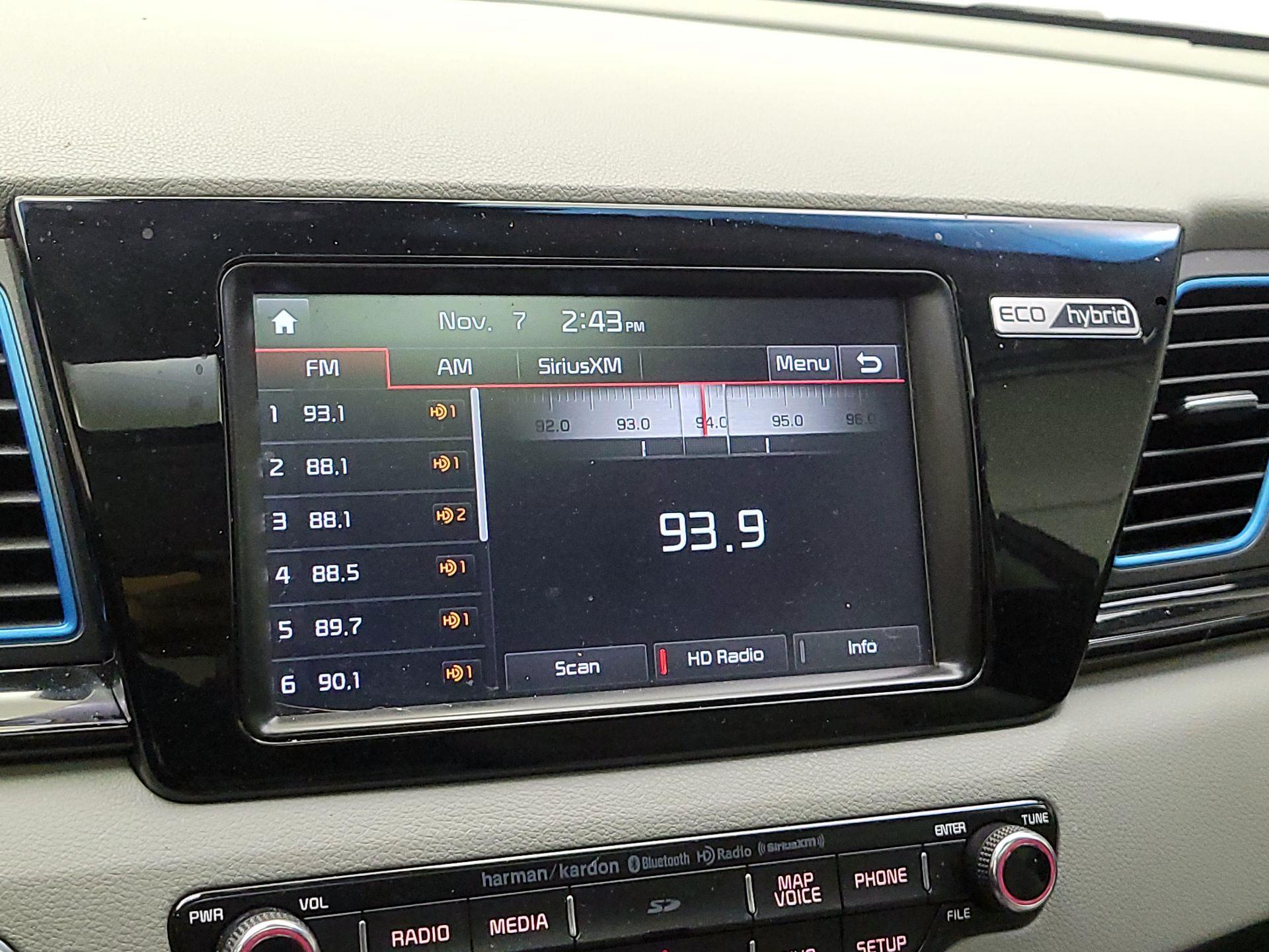 Thumbnail: 2017 Kia Niro - 16