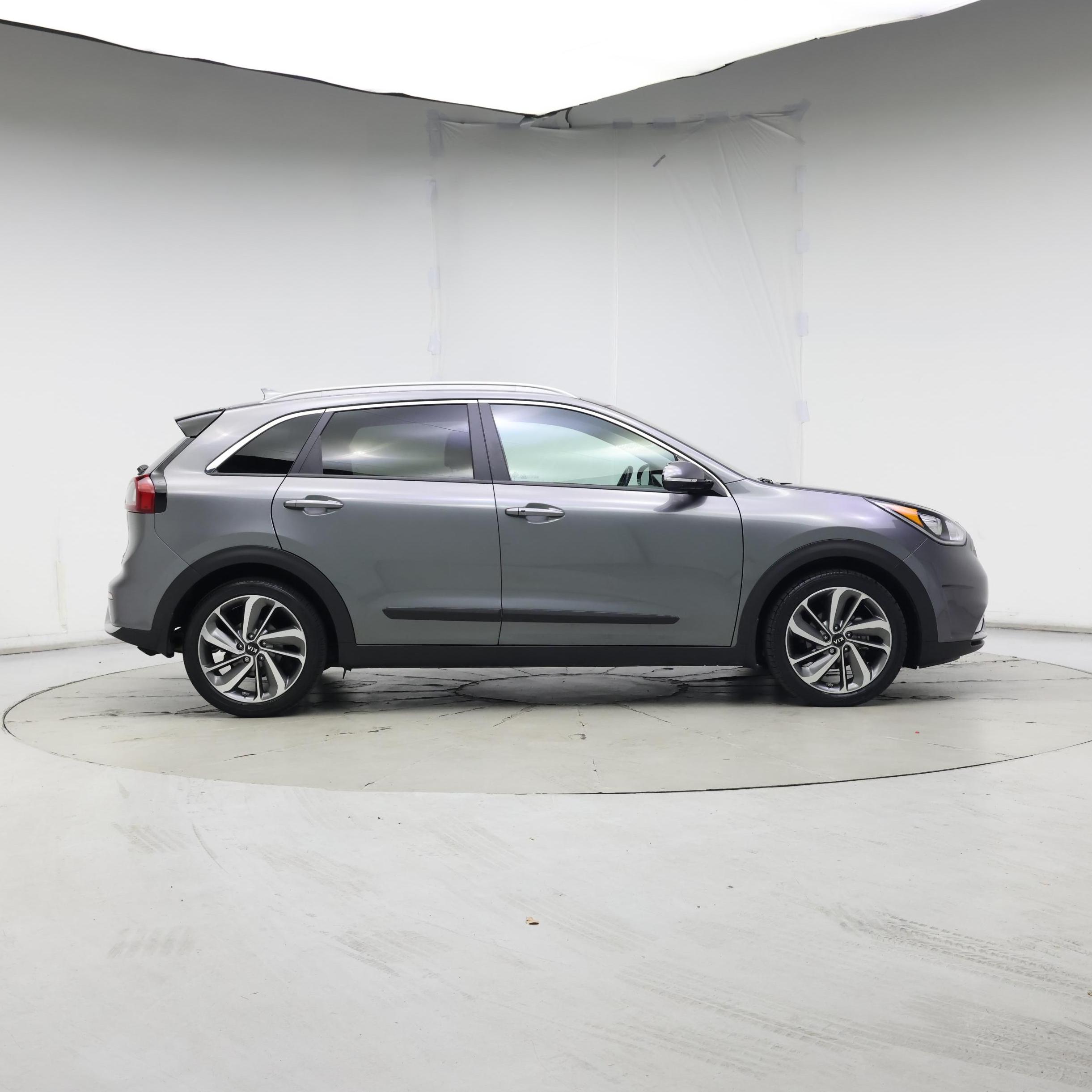 Thumbnail: 2017 Kia Niro - 7