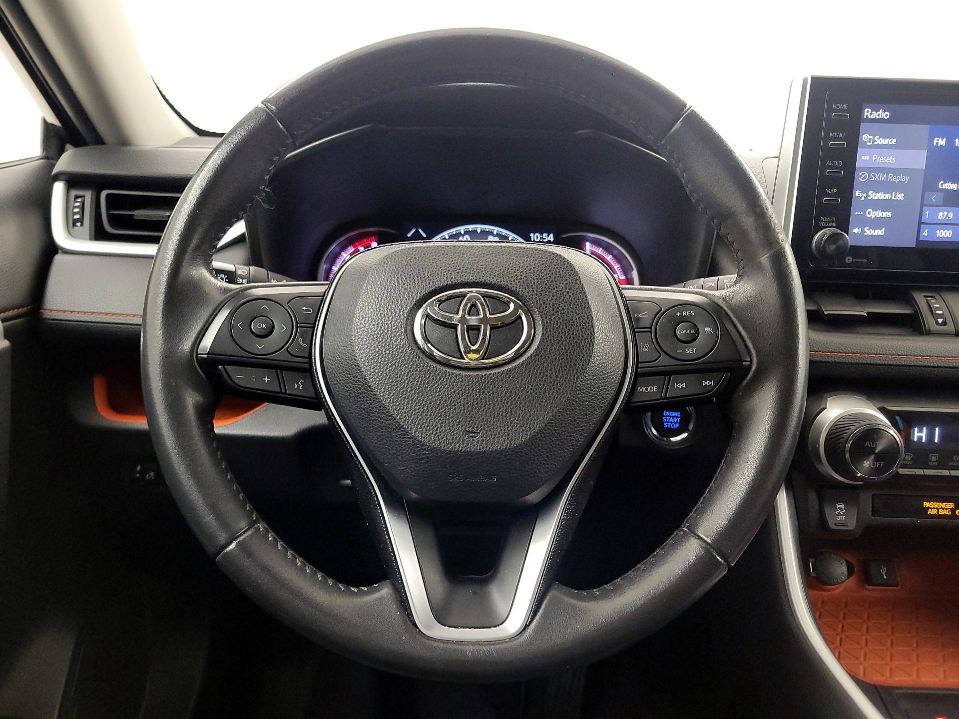 Thumbnail: 2020 Toyota RAV4 - 10