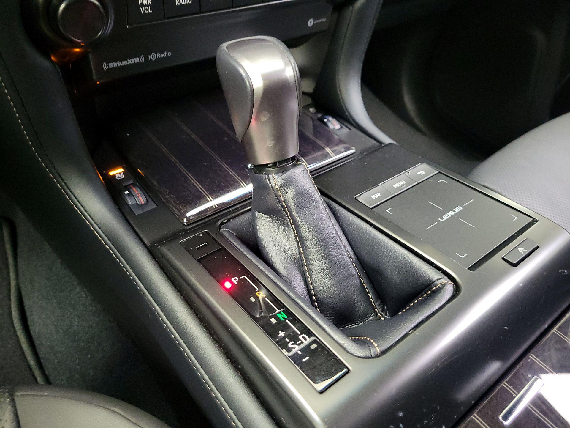 Thumbnail: 2023 Lexus GX - 18