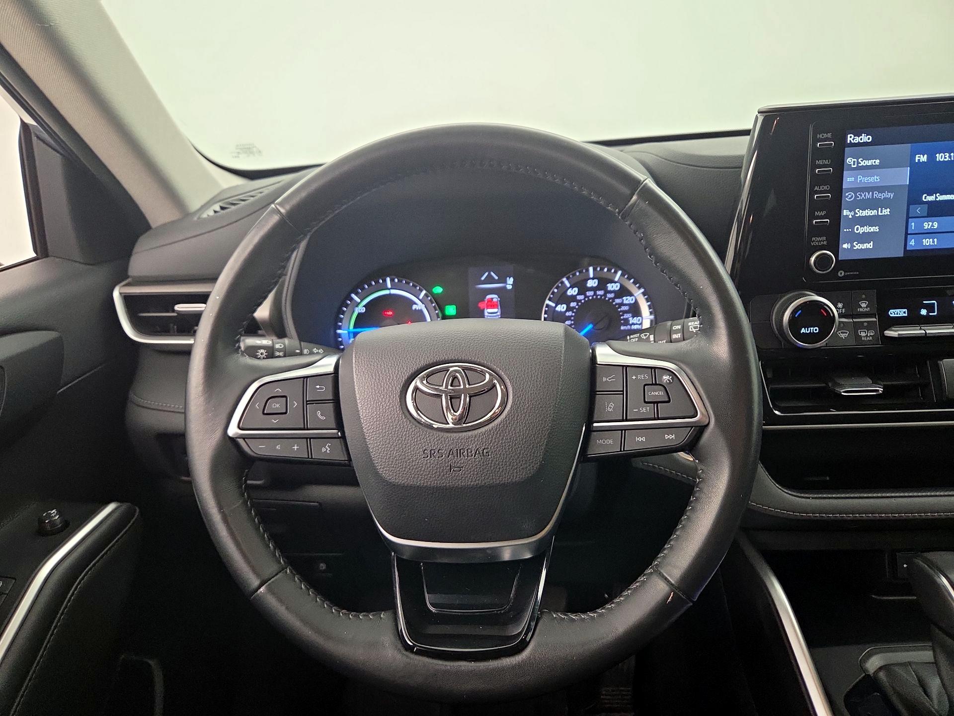 Thumbnail: 2021 Toyota Highlander - 10