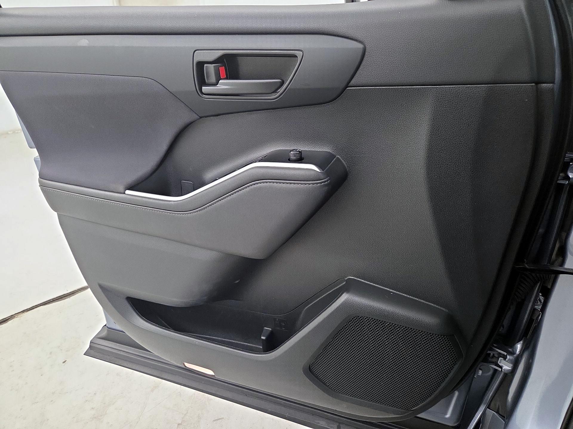 Thumbnail: 2021 Toyota Highlander - 12