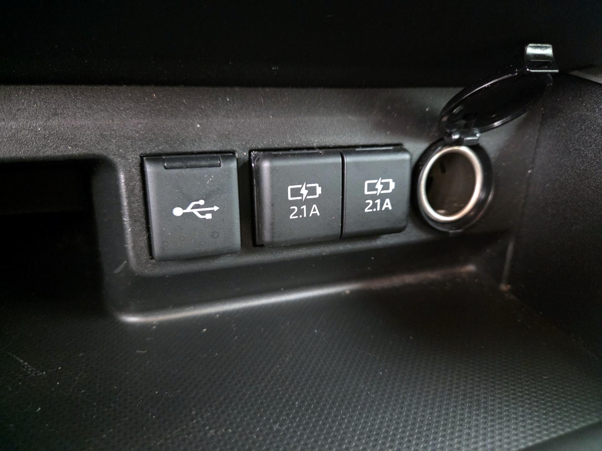 Thumbnail: 2021 Toyota Highlander - 18