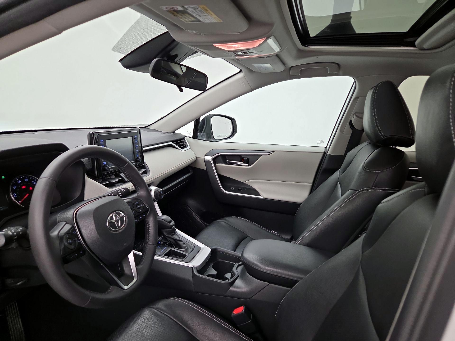 Thumbnail: 2020 Toyota RAV4 - 11