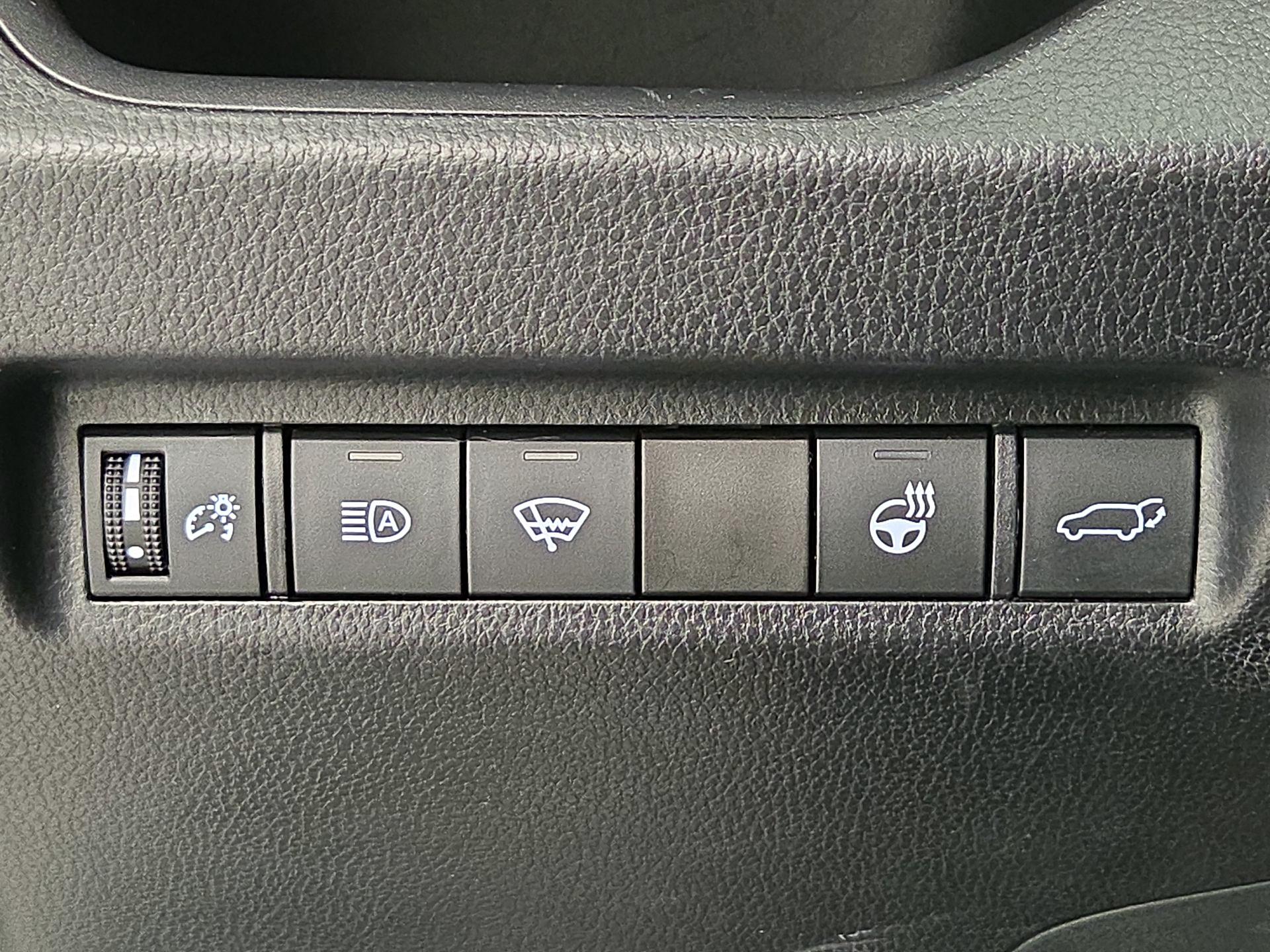 Thumbnail: 2020 Toyota RAV4 - 13