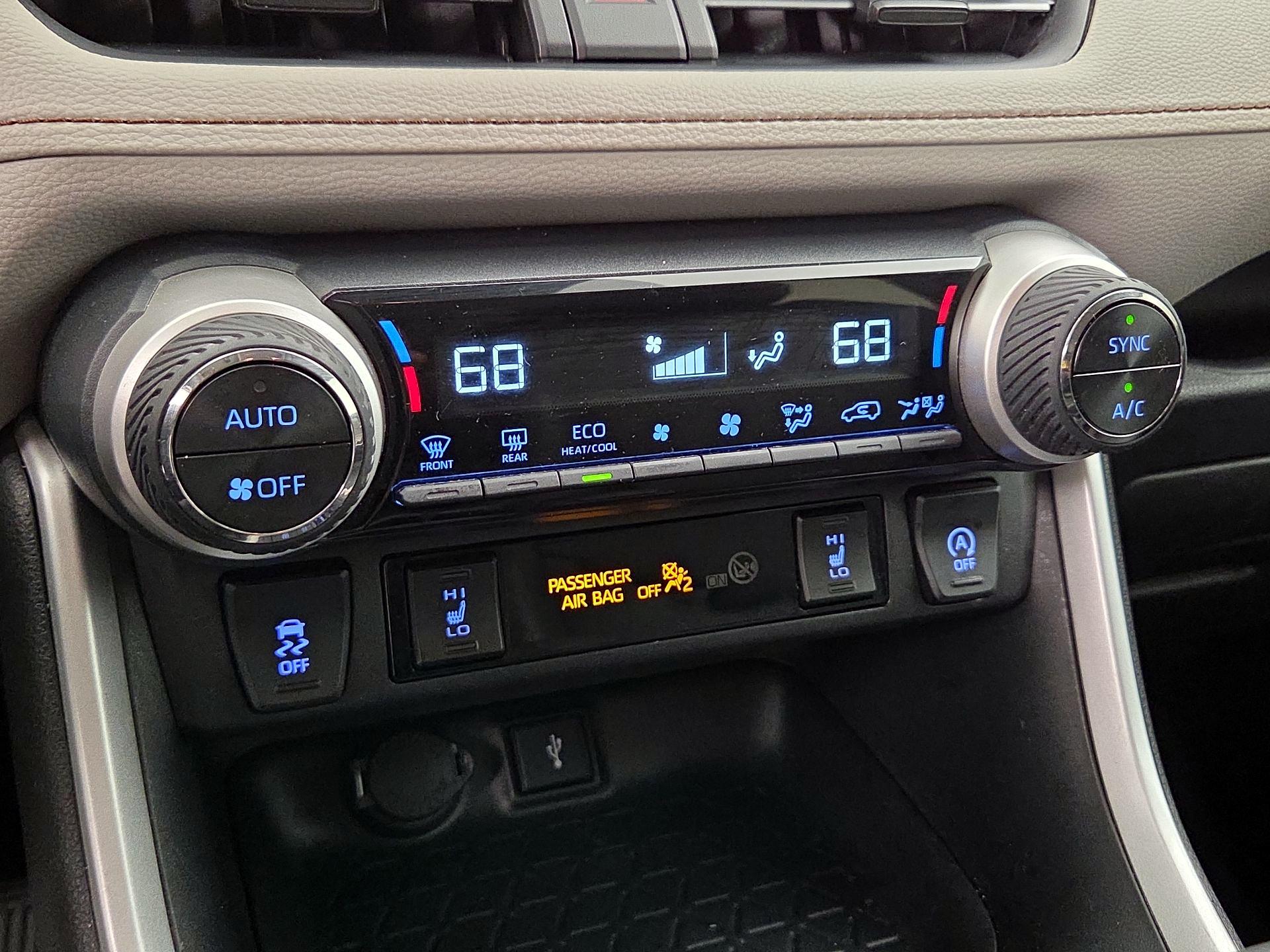 Thumbnail: 2020 Toyota RAV4 - 16