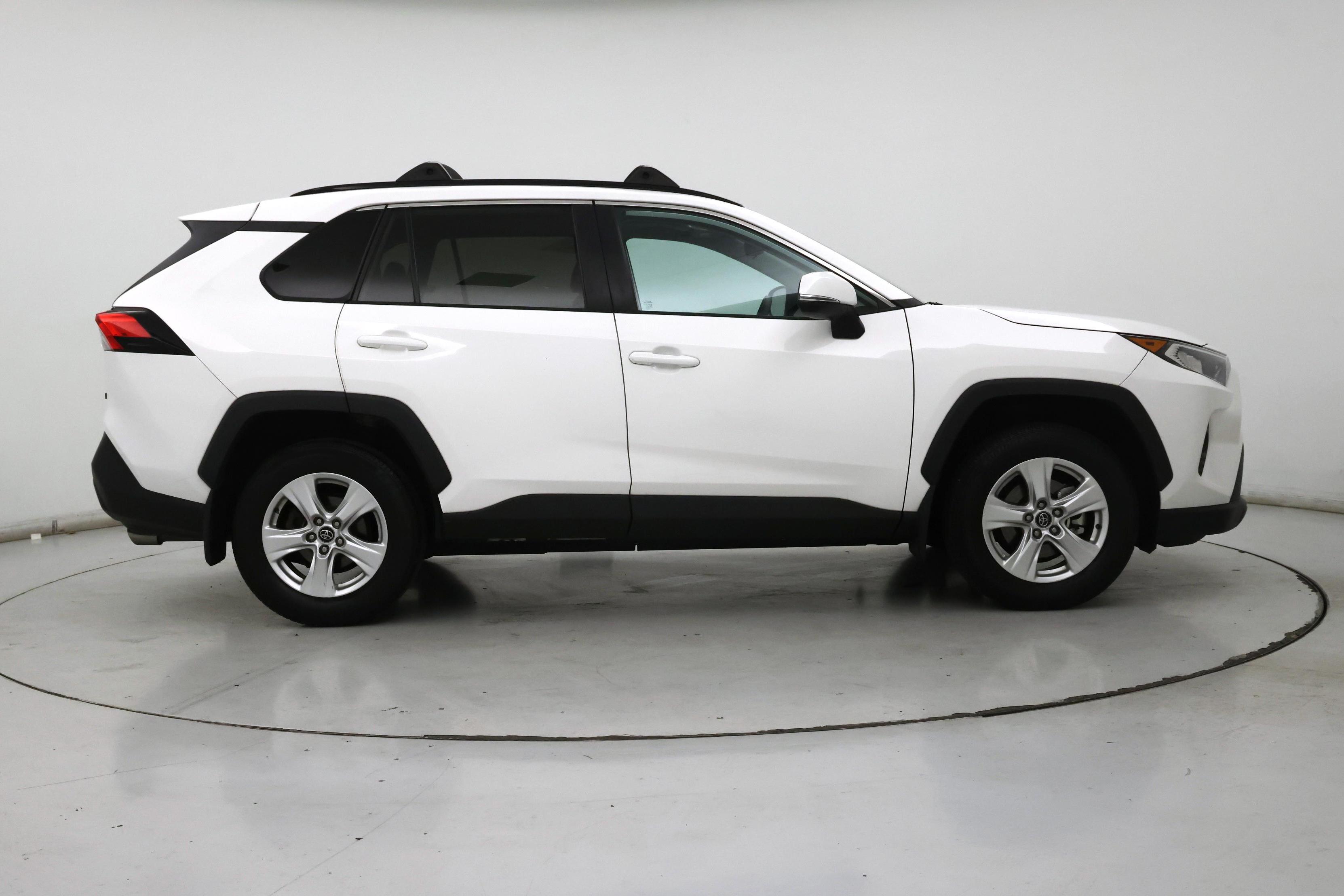 Thumbnail: 2020 Toyota RAV4 - 7