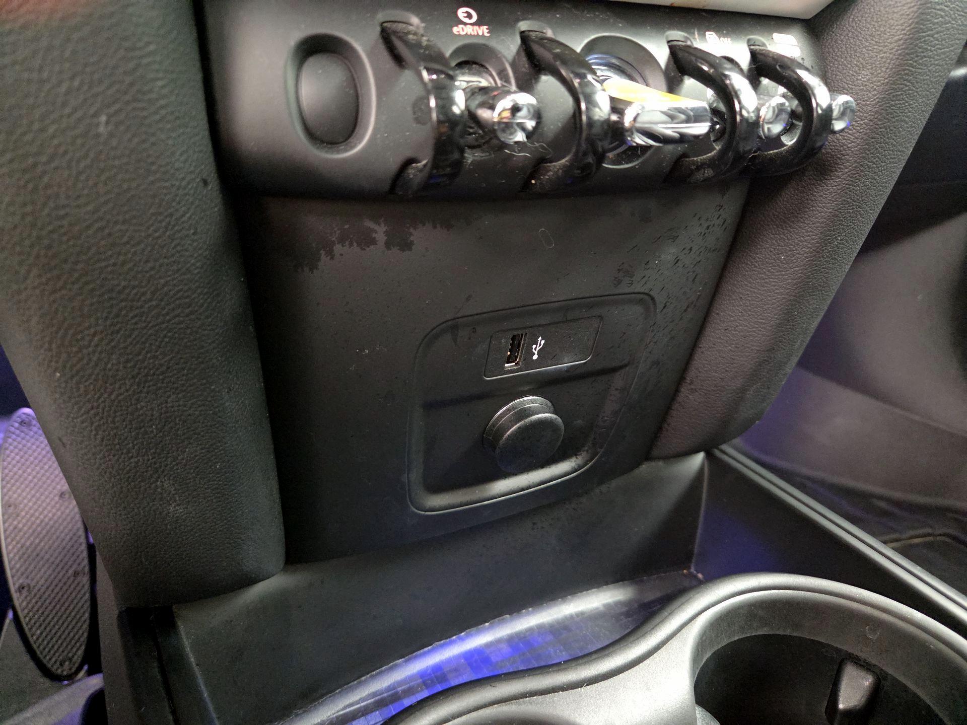 Thumbnail: 2019 MINI Cooper Countryman - 19