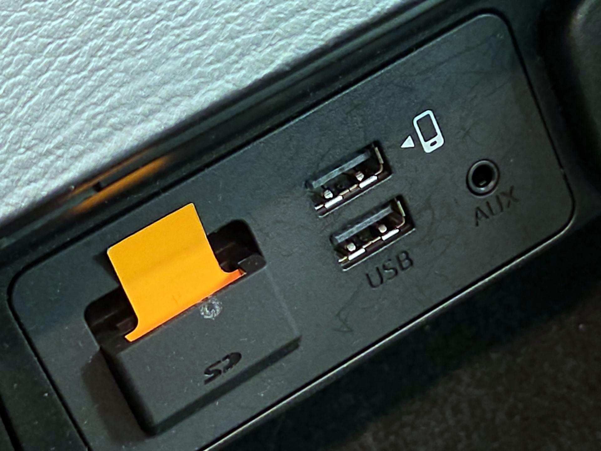 Thumbnail: 2016 Mazda Mazda3 - 18