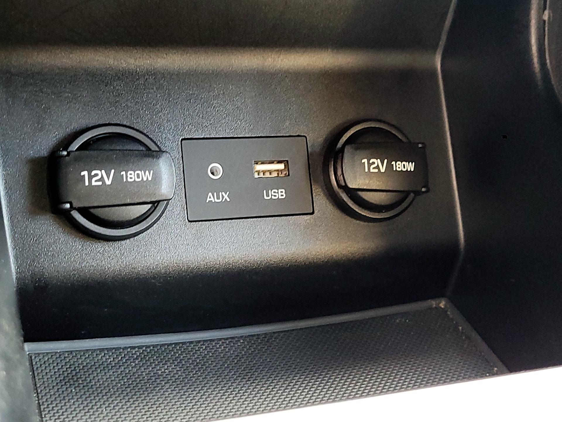 Thumbnail: 2019 Hyundai Elantra - 18