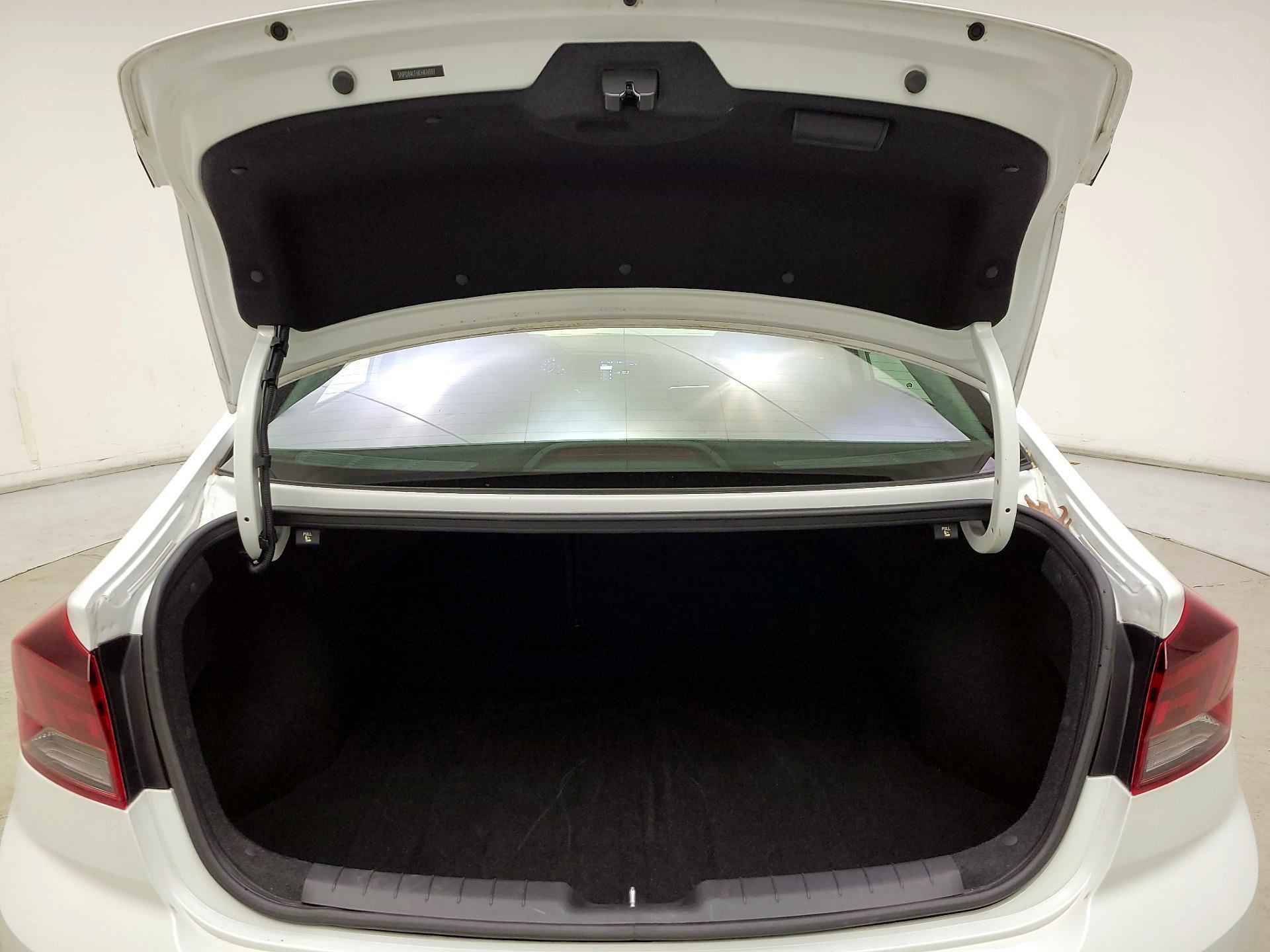 Thumbnail: 2019 Hyundai Elantra - 20