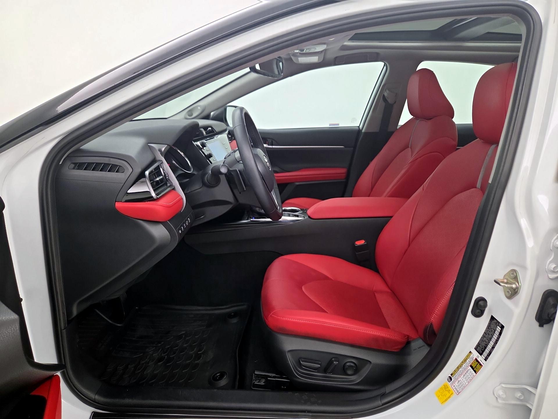 Thumbnail: 2020 Toyota Camry - 11