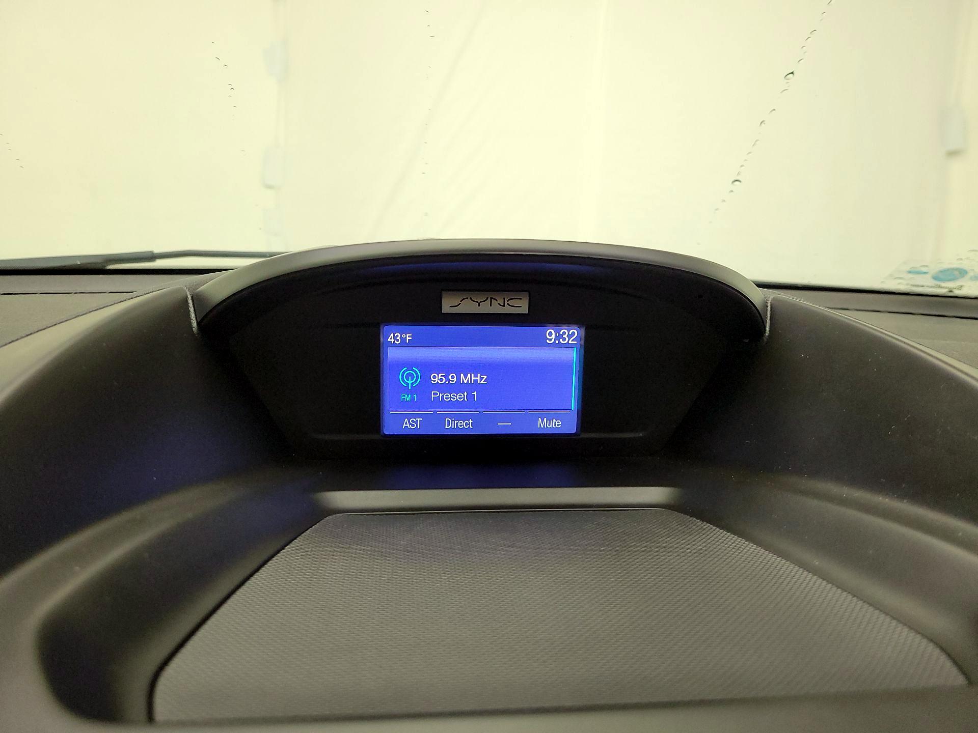 Thumbnail: 2015 Ford Escape - 15