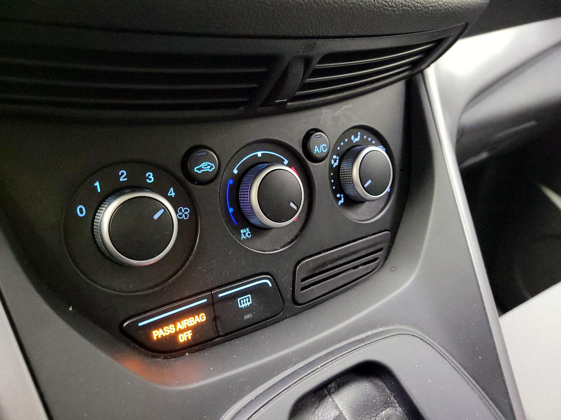 Thumbnail: 2015 Ford Escape - 16