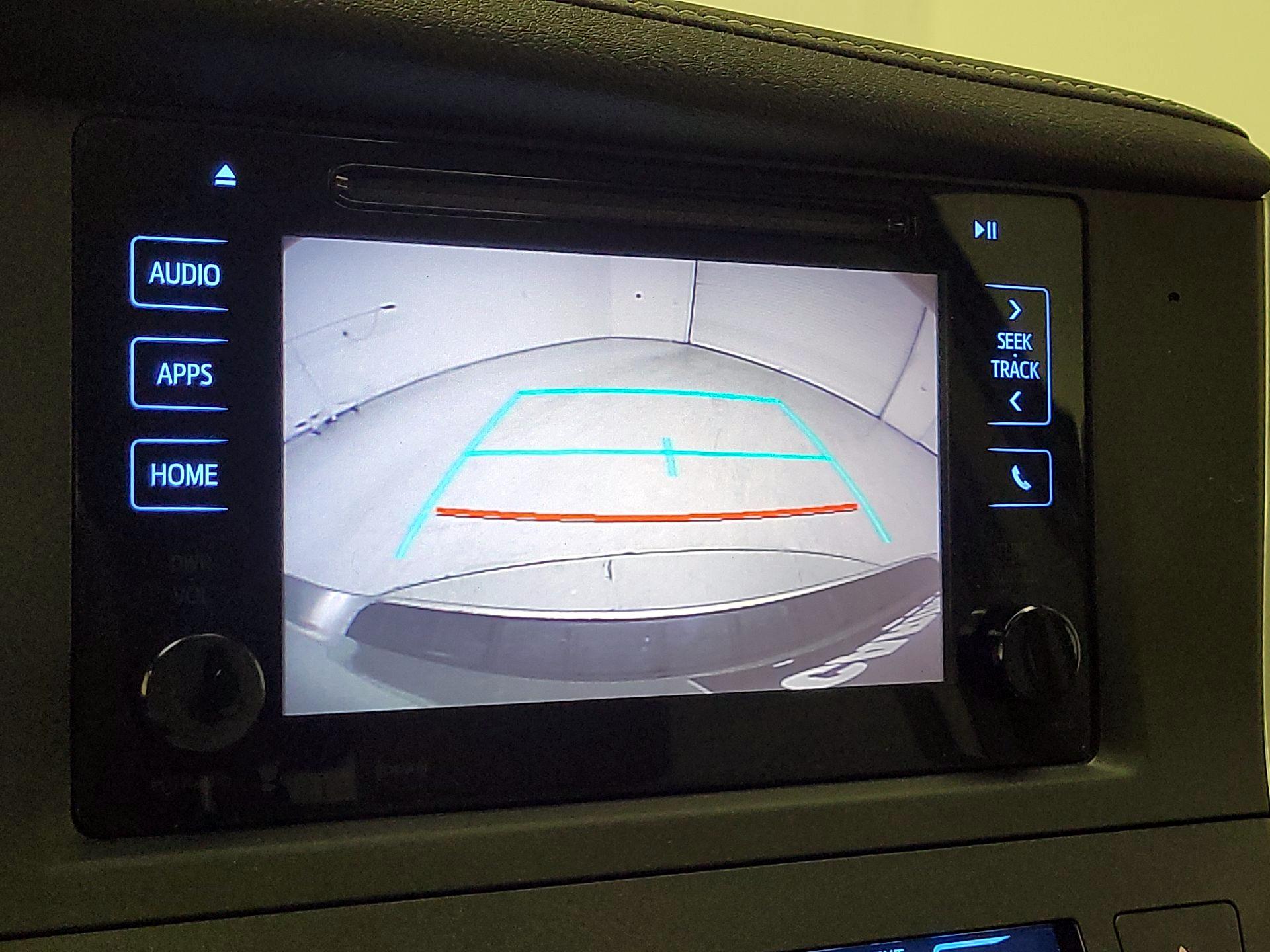 Thumbnail: 2017 Toyota Sienna - 14