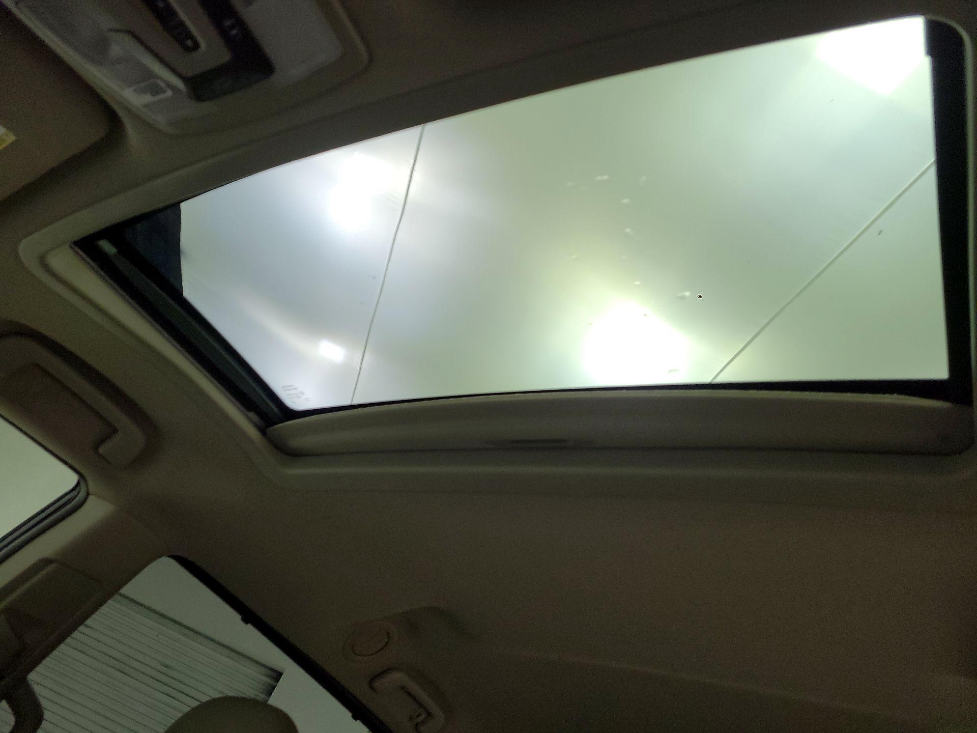 Thumbnail: 2017 Toyota Sienna - 19