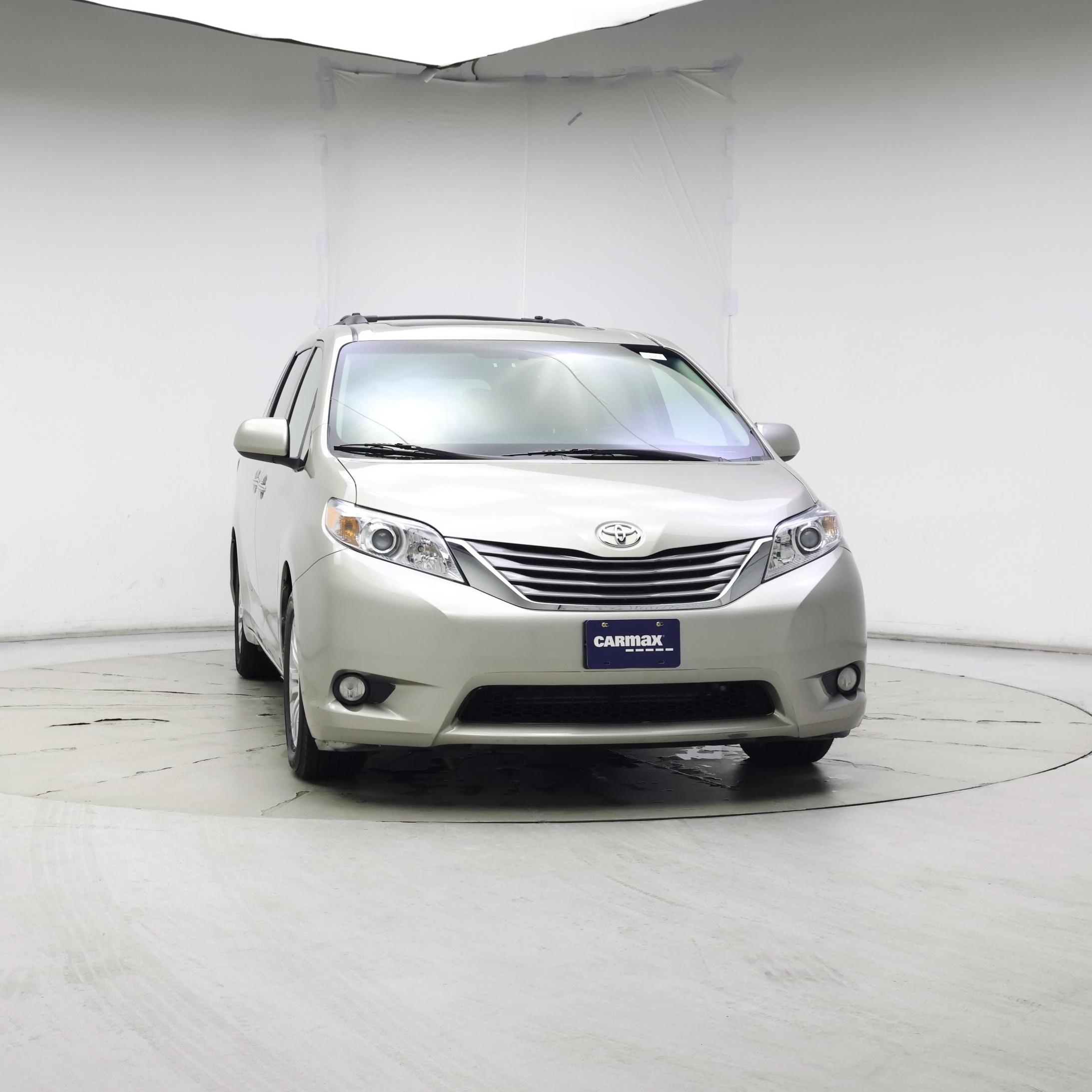 Thumbnail: 2017 Toyota Sienna - 5