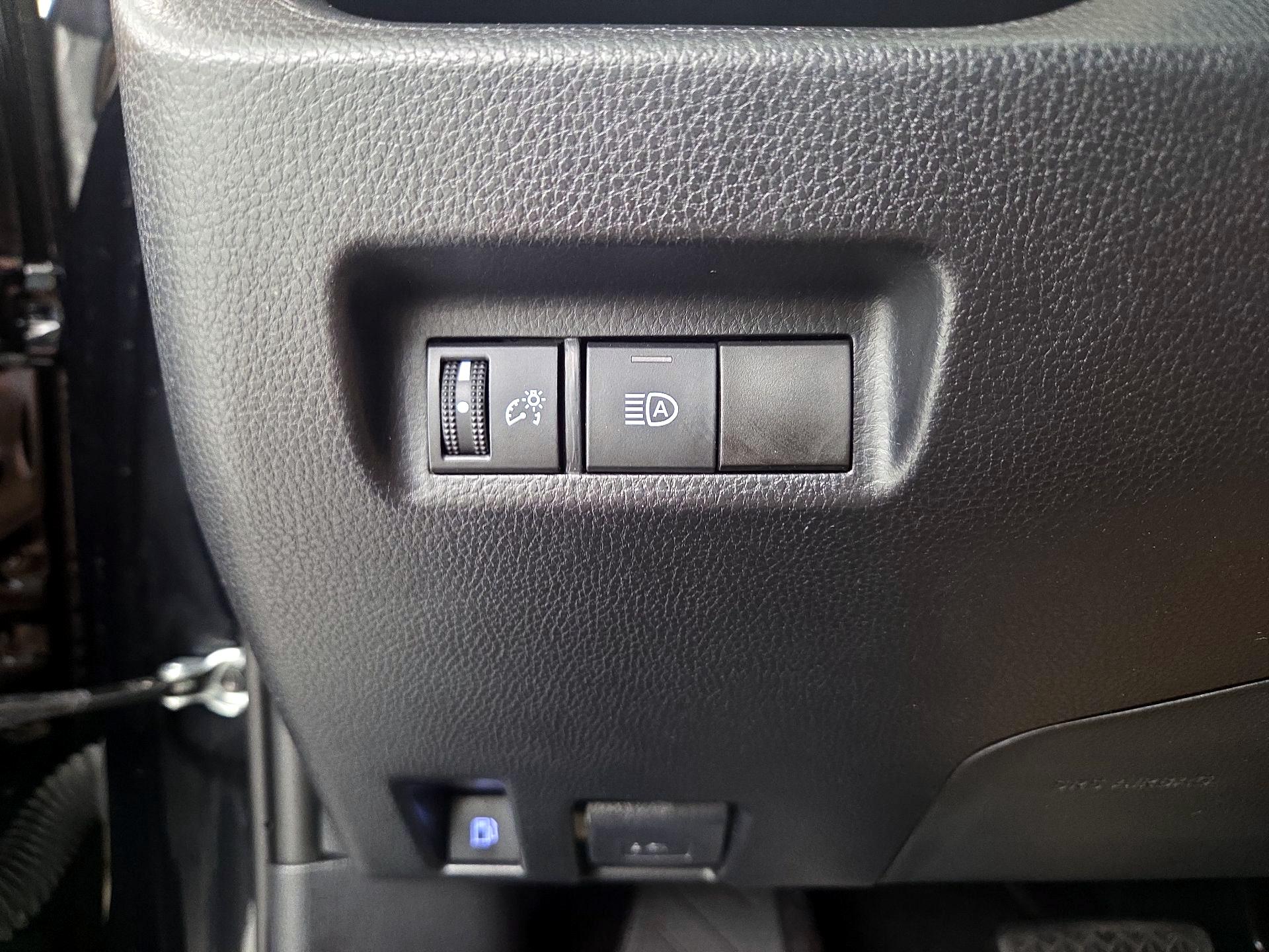 Thumbnail: 2019 Toyota RAV4 - 13