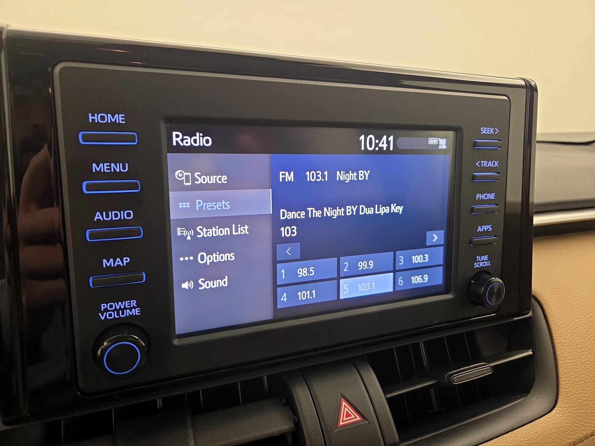 Thumbnail: 2019 Toyota RAV4 - 15