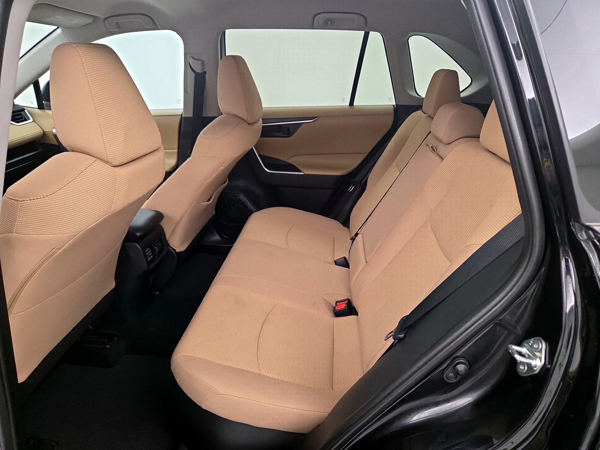 Thumbnail: 2019 Toyota RAV4 - 19