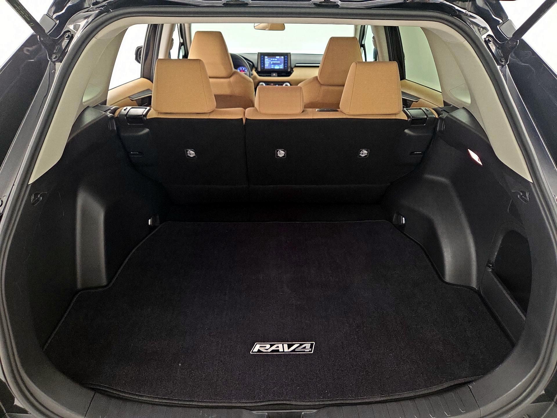 Thumbnail: 2019 Toyota RAV4 - 20