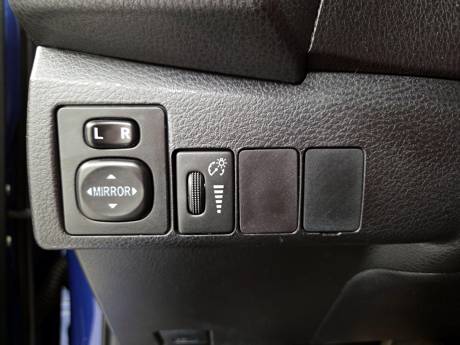 Thumbnail: 2016 Toyota Corolla - 13